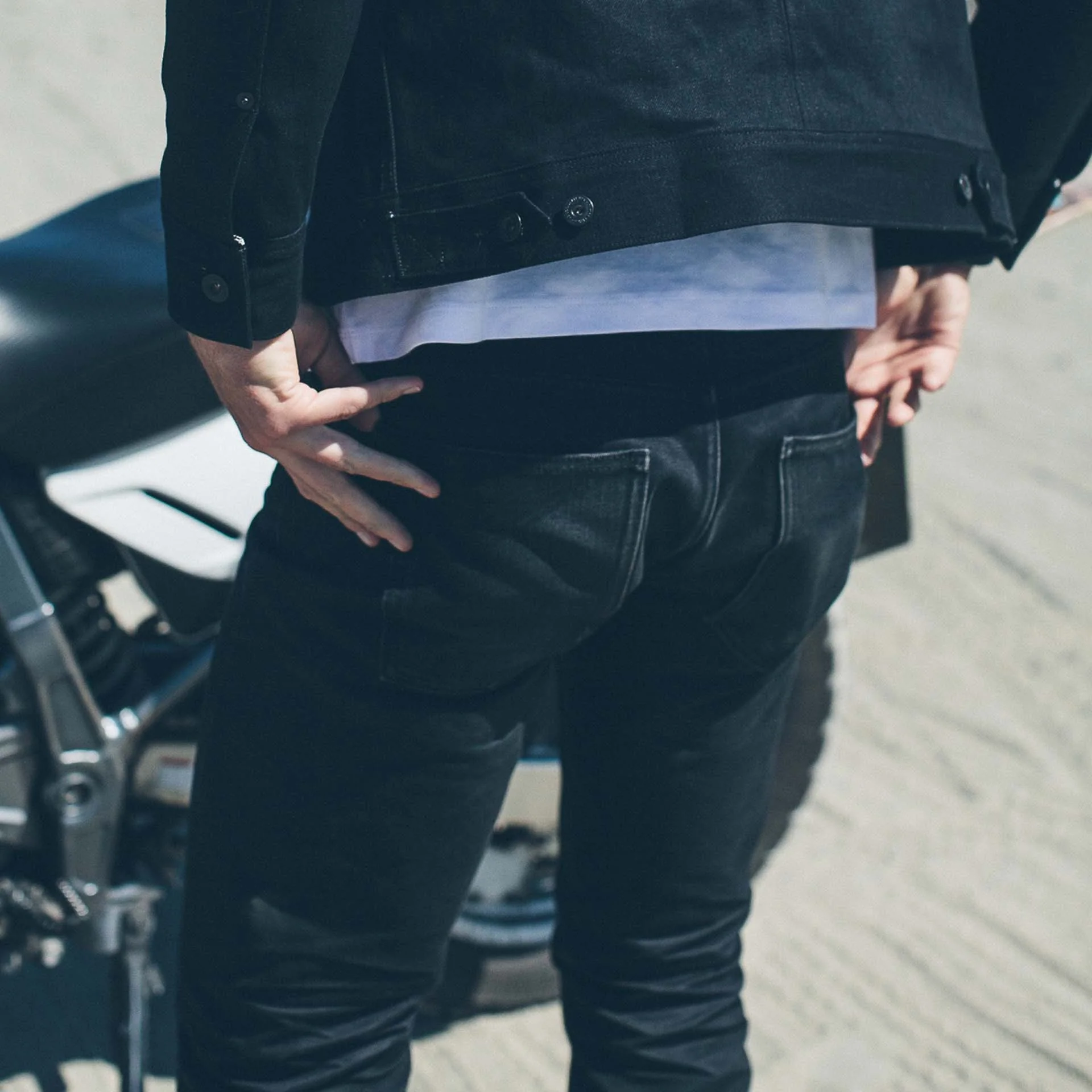 The Slim Jean in Yoshiwa Mills Black Selvage - Image 5