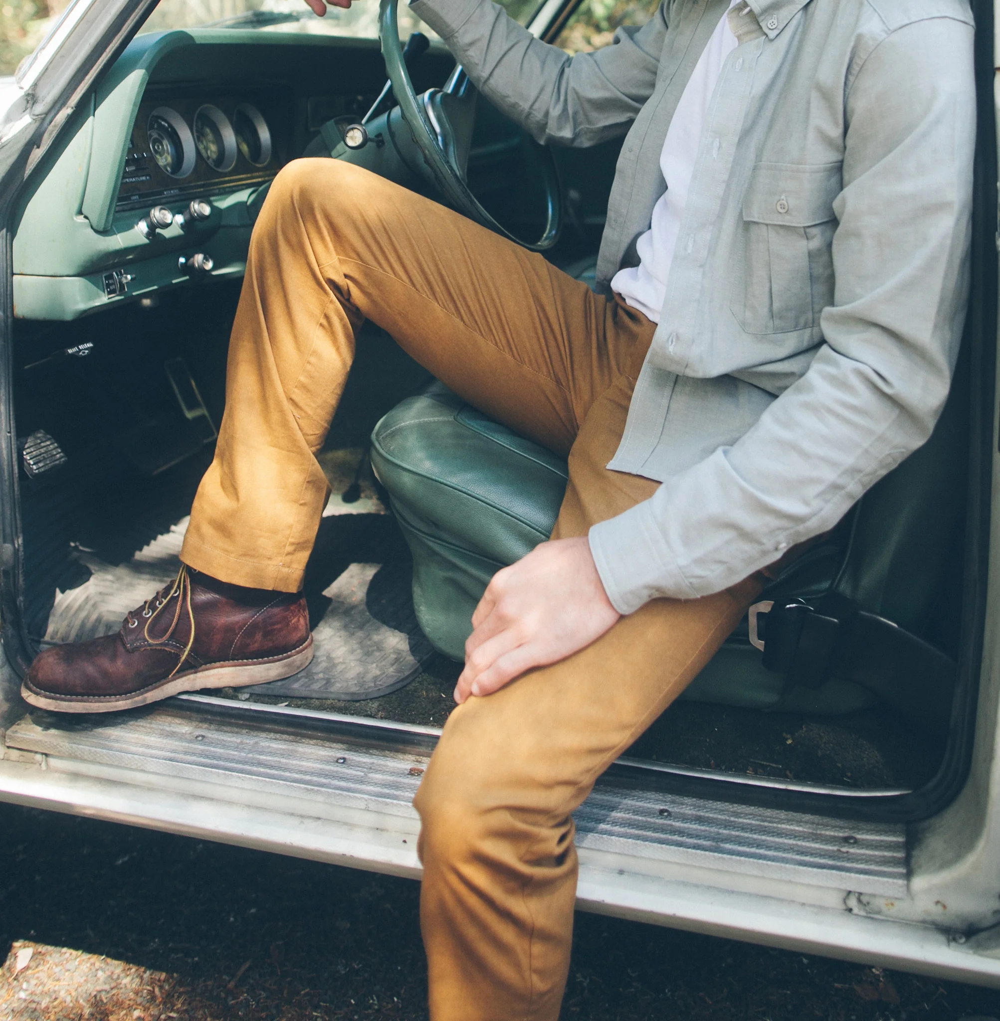 6 Point Pant in Caramel Oxford - Image 5