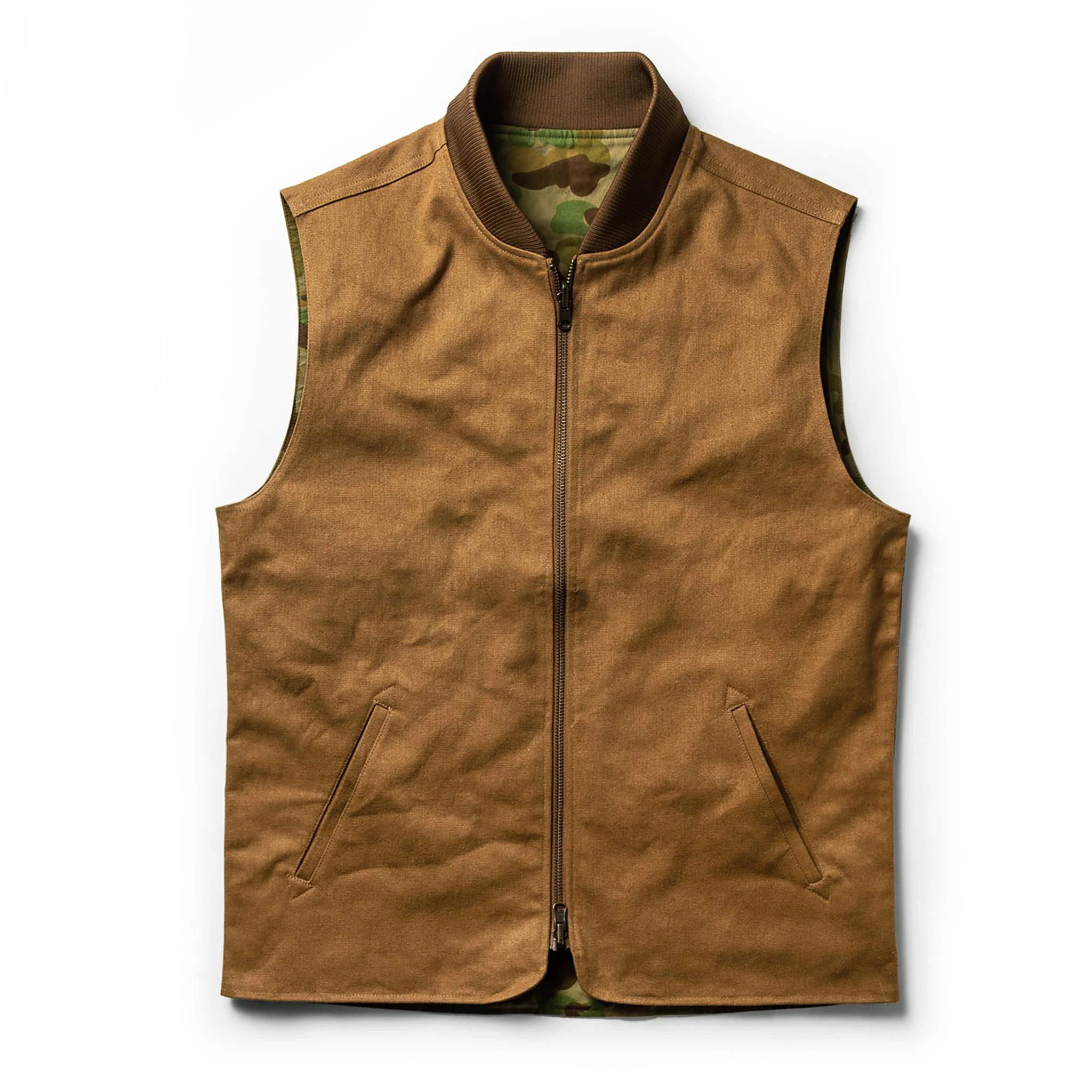 The Taylor Stitch x Gear Patrol Reversible Able Vest in Arid Camo - Image 3
