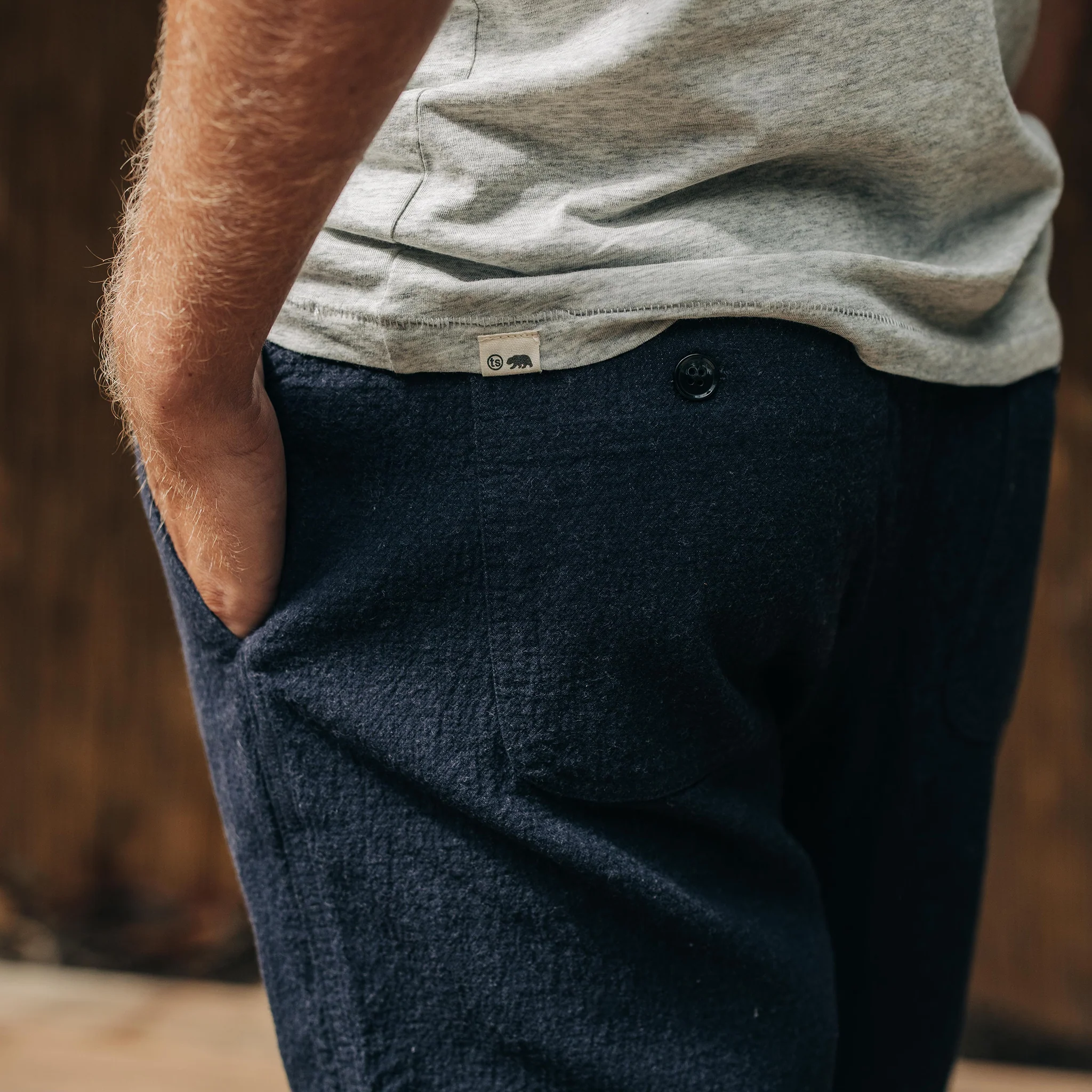 The Apres Pant in Charcoal Double Cloth - Image 4