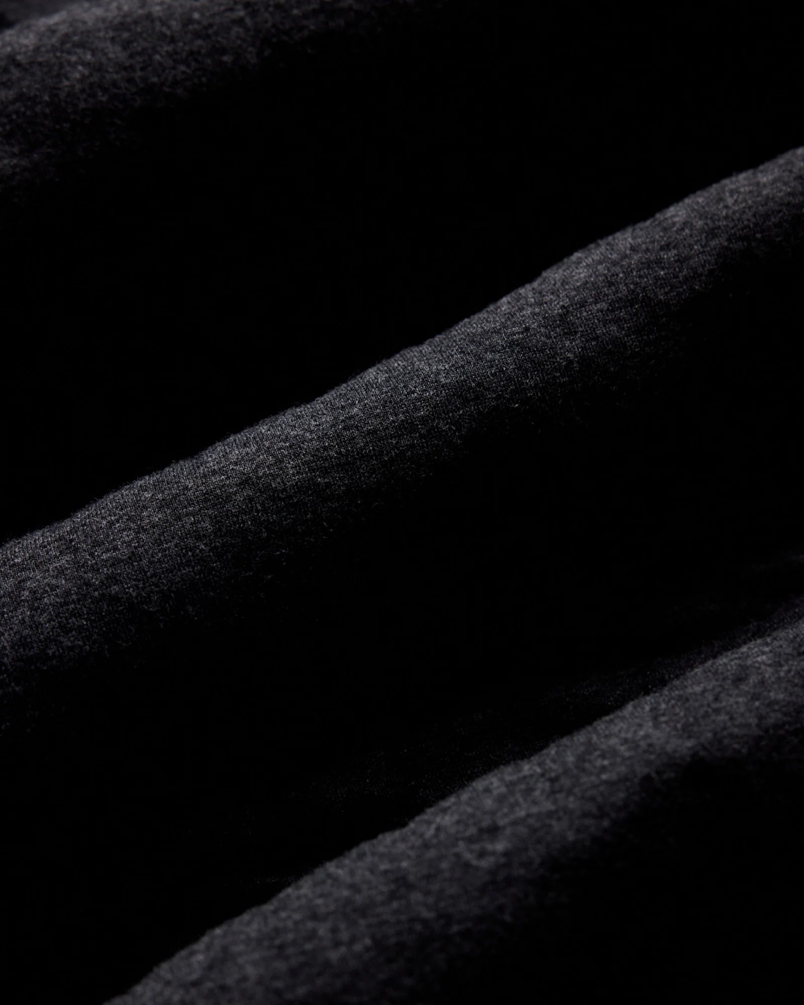 The Apres Pant in Heather Coal Quilted Jersey - Image 10