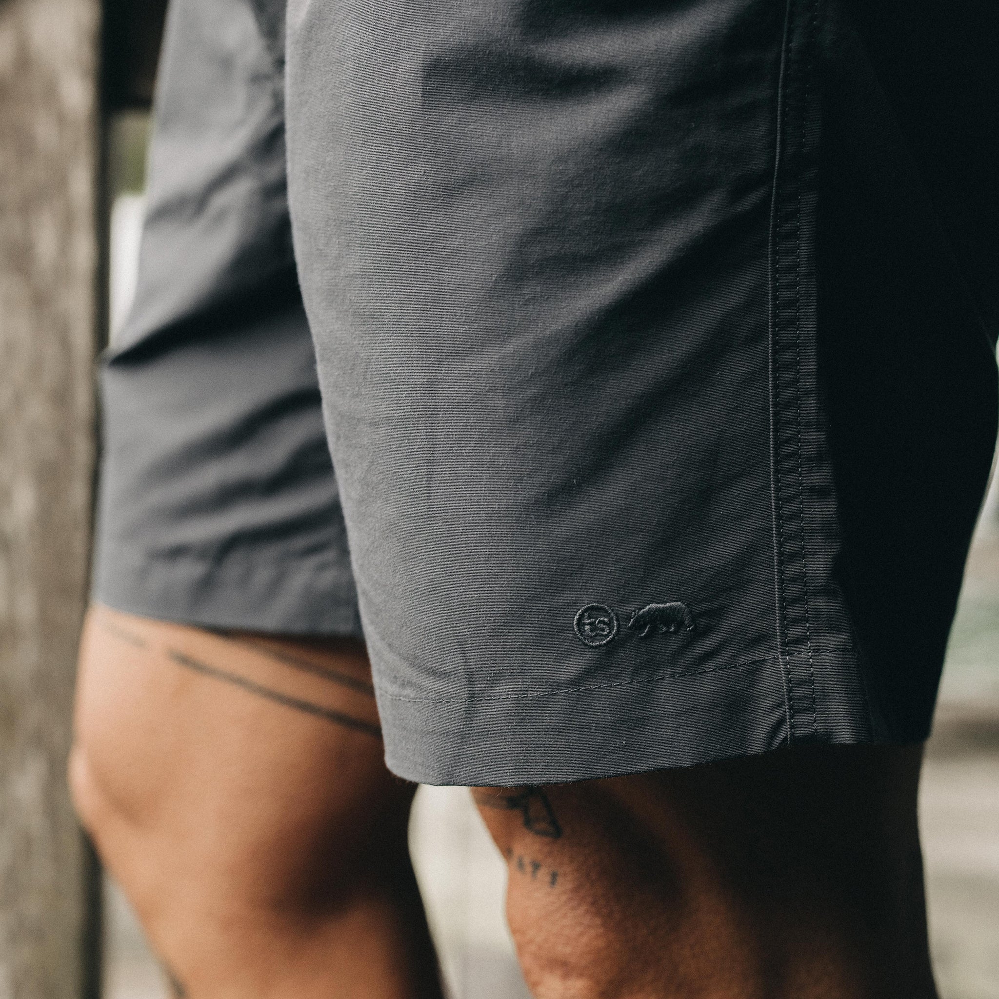 The Apres Short in Granite Sixty Forty - Image 4