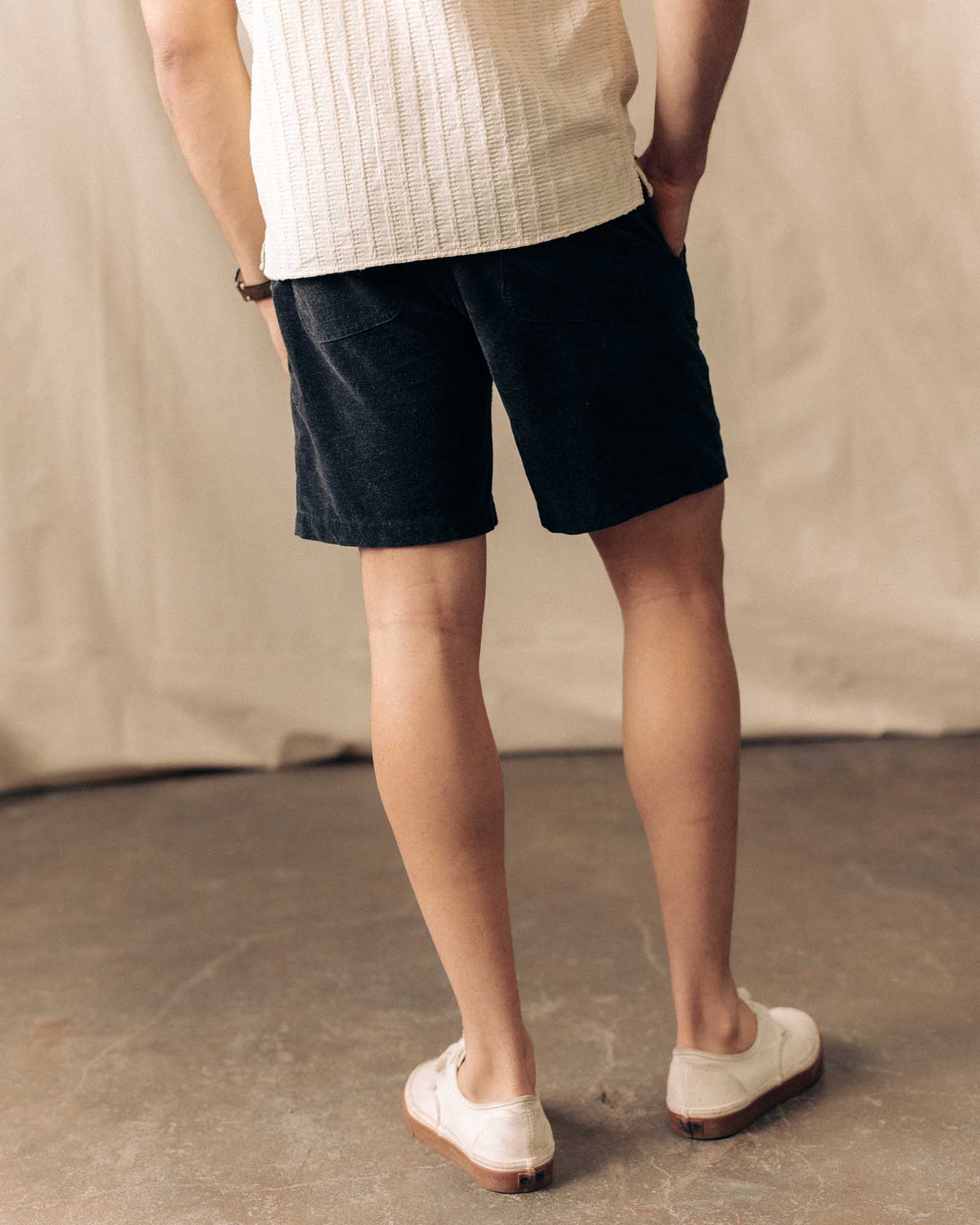 The Apres Short in Heather Coal Pincord - Image 4