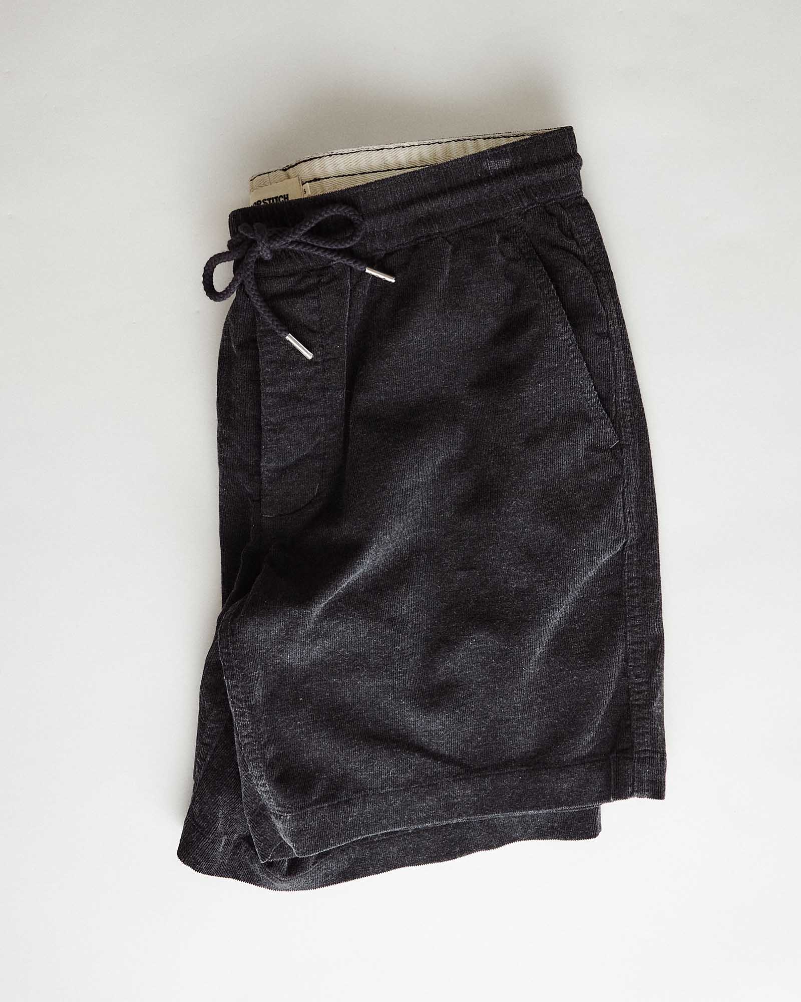 The Apres Short in Heather Coal Pincord - Image 5