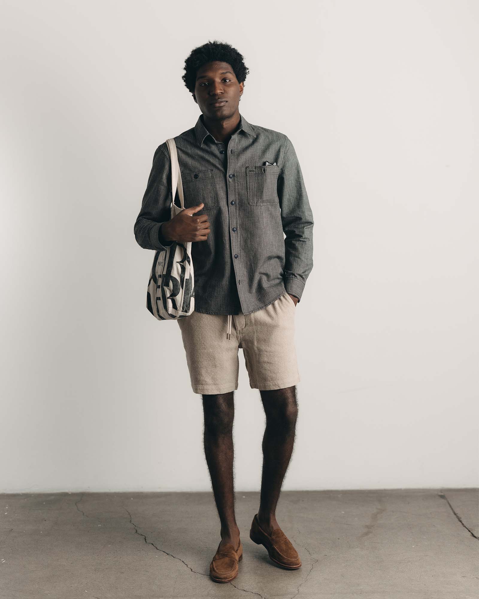 The Apres Short in Heather Oat Crepe - Image 3