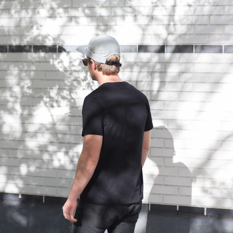 The V-Neck Tee in Black - Image 5