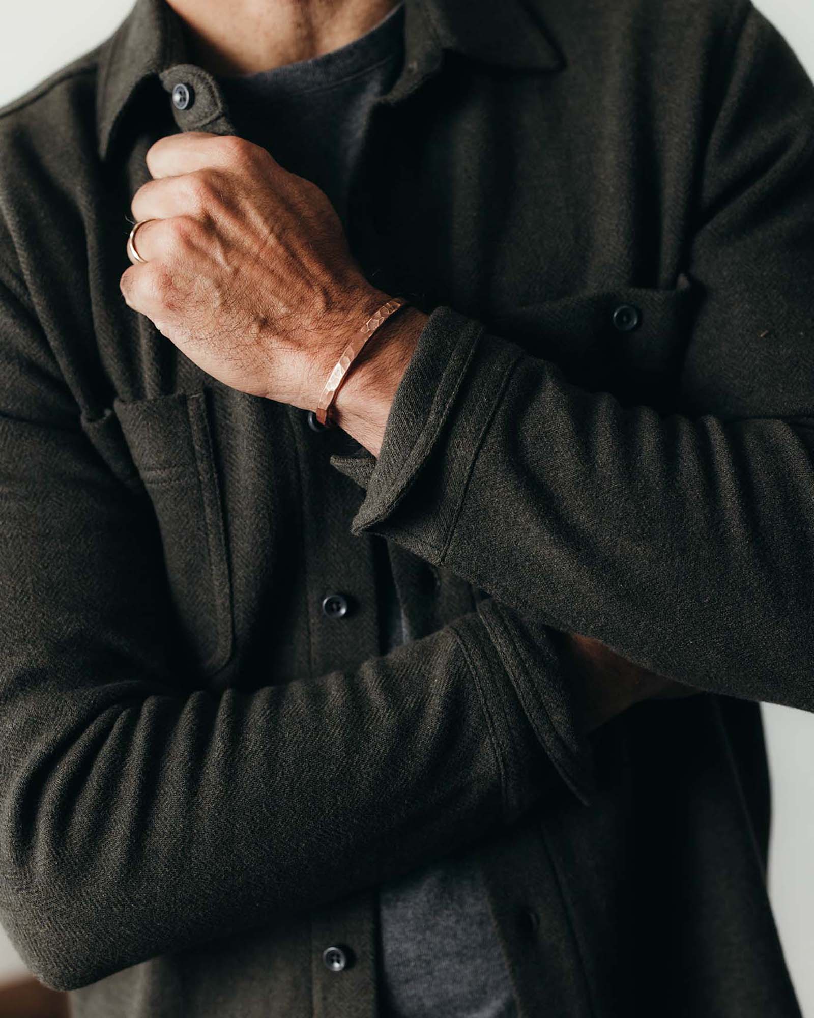 The Coastline Knit Shirt in Heather Army - Image 3