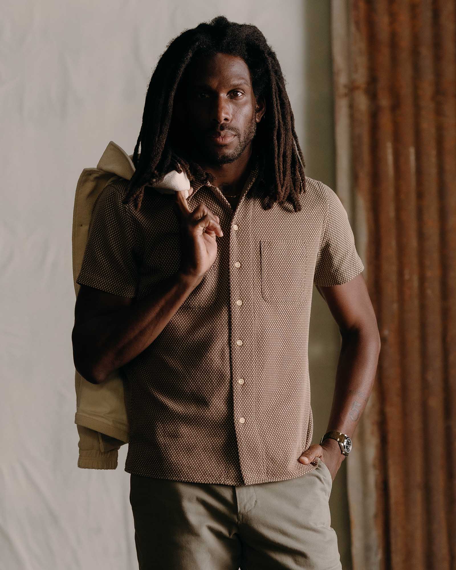 The Conrad Shirt in Cocoa Dobby - Image 2