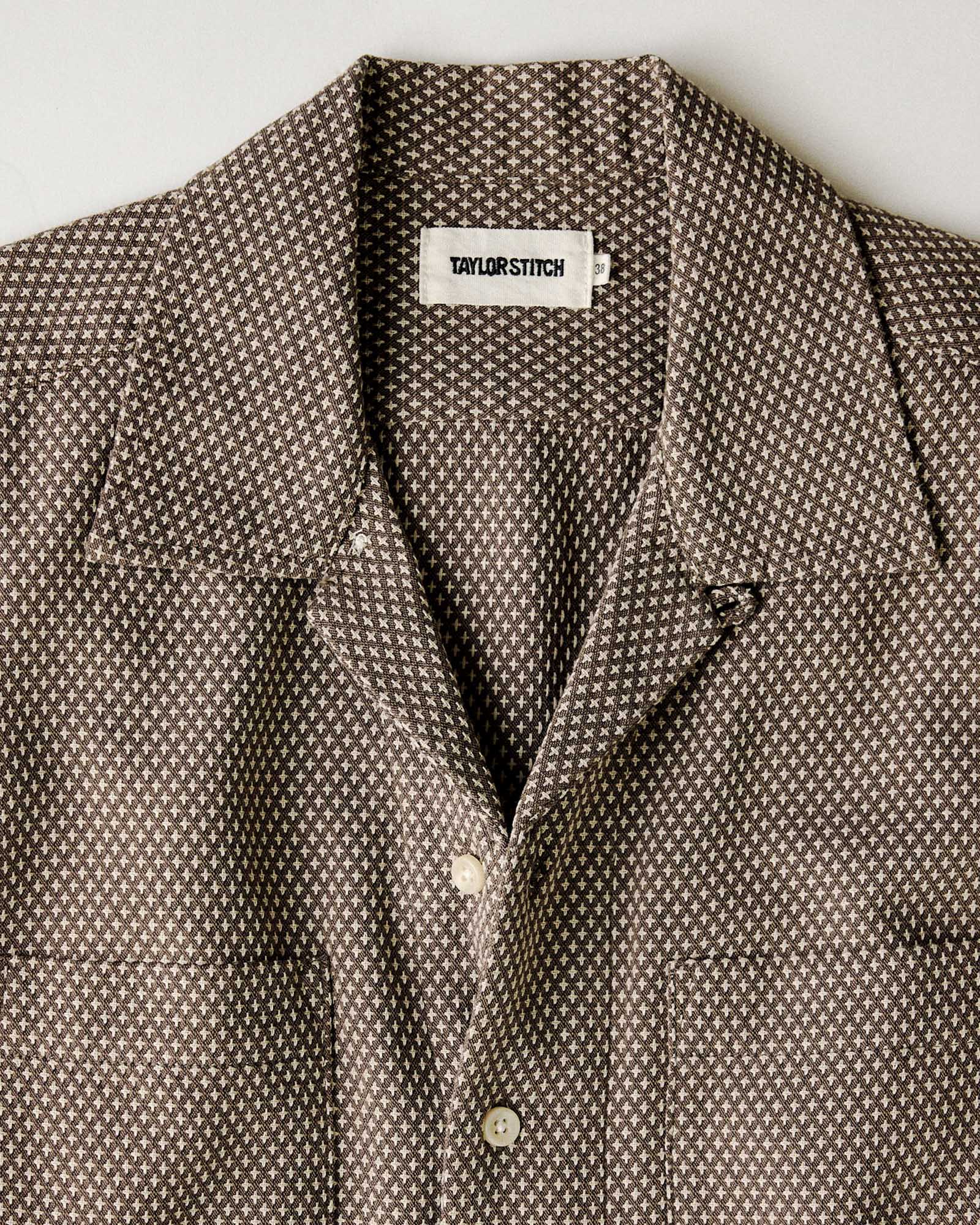 The Conrad Shirt in Cocoa Dobby - Image 6