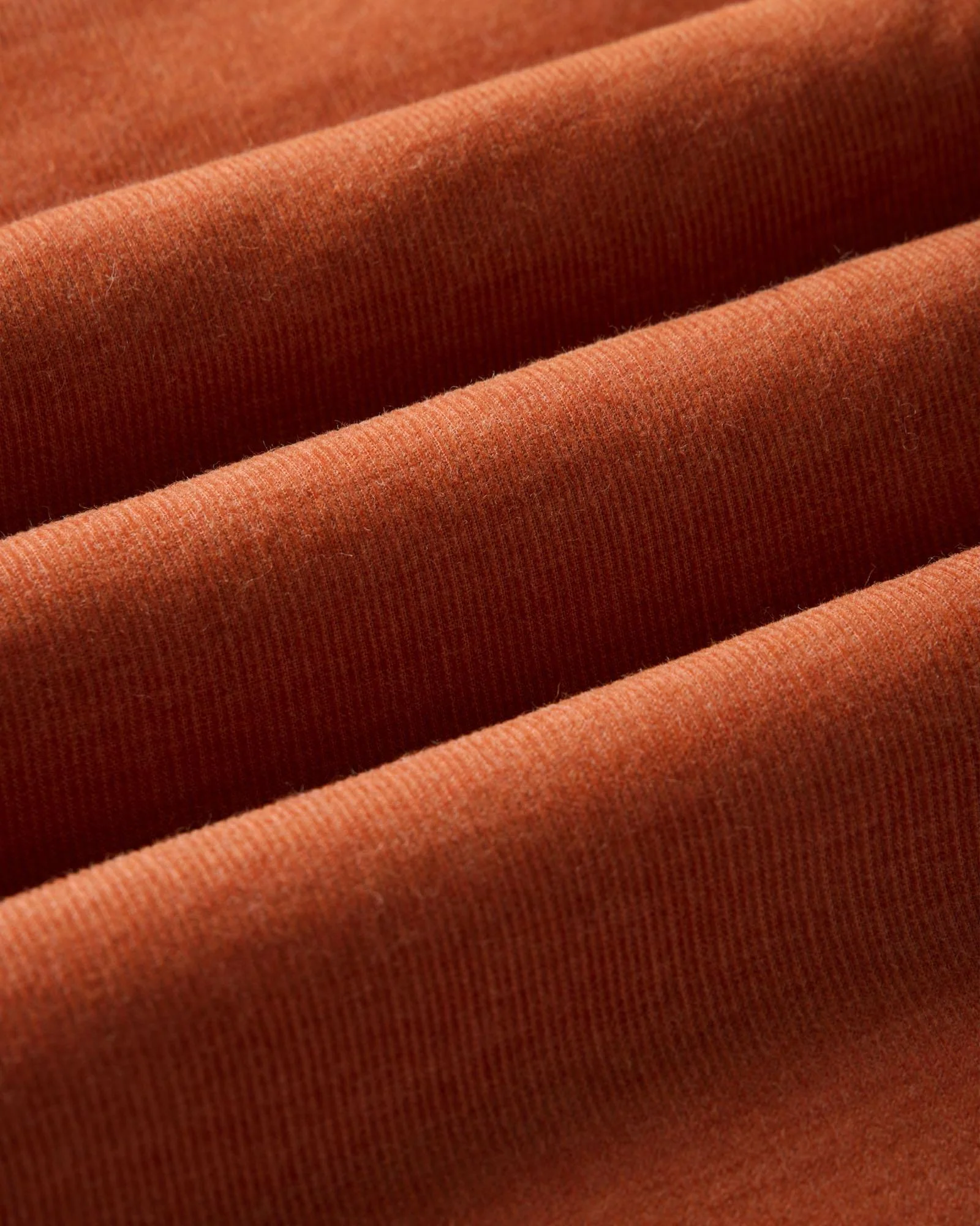 The Conrad Shirt in Heather Chili Pincord - Image 6
