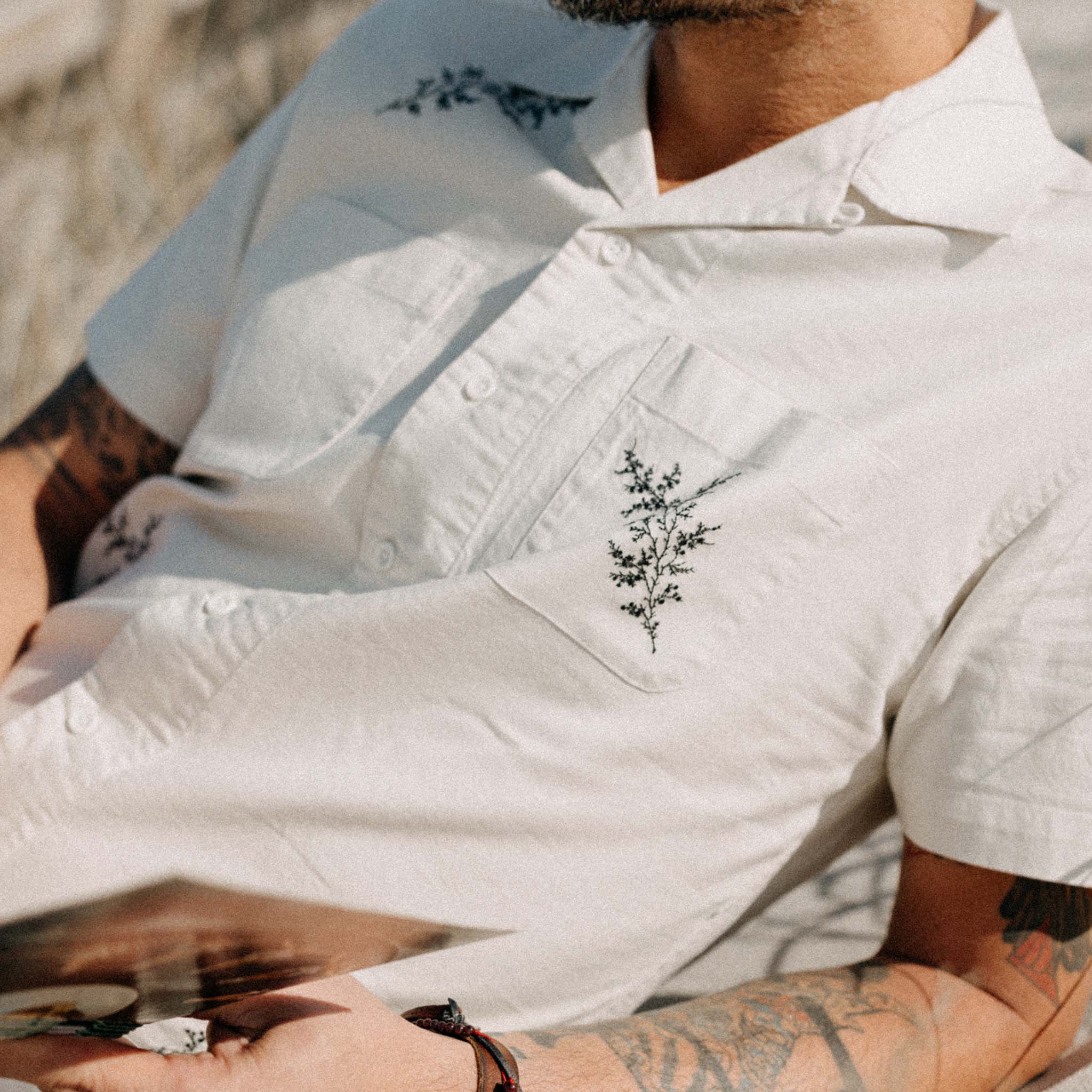 The Conrad Shirt in Seaside Embroidery - Image 3