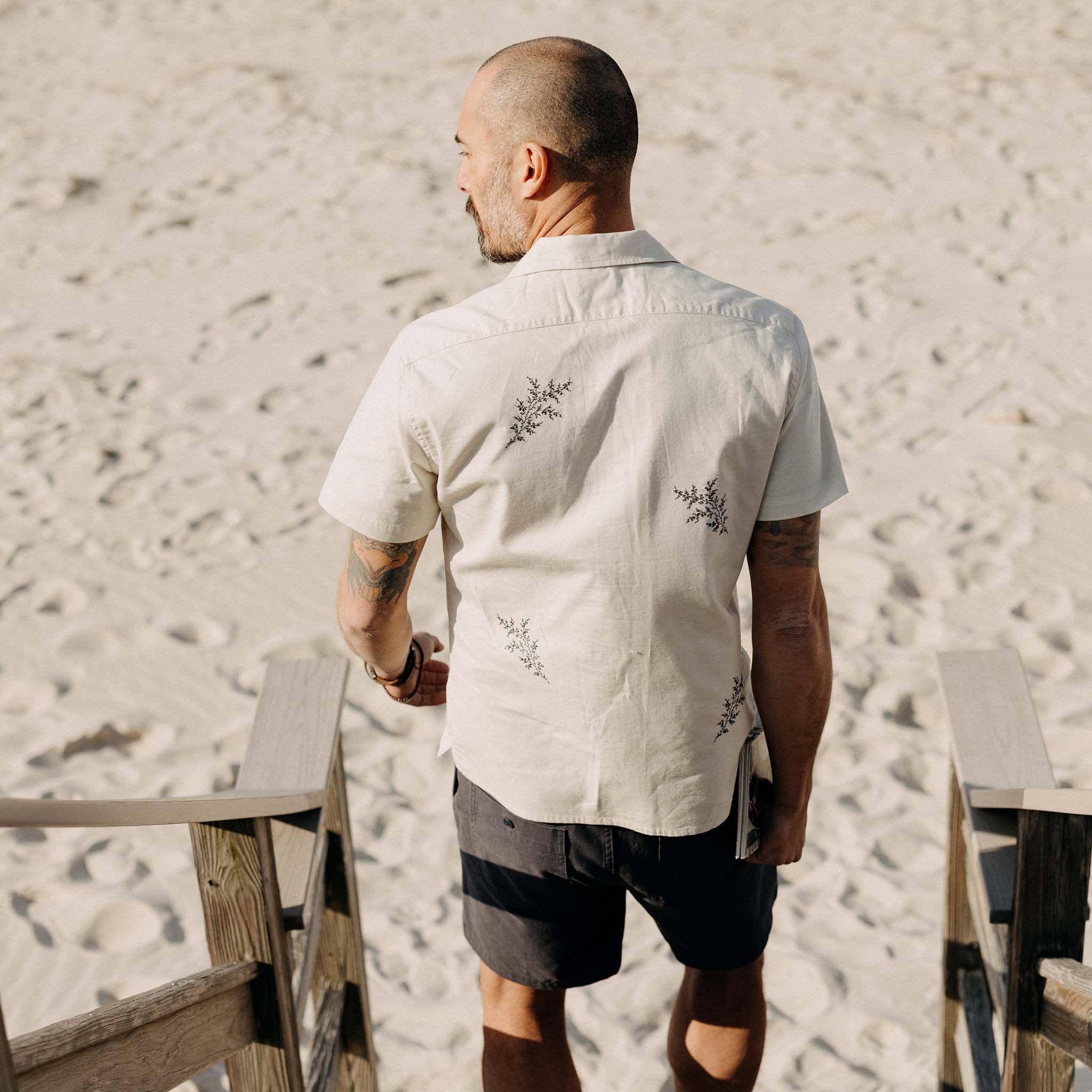 The Conrad Shirt in Seaside Embroidery - Image 4