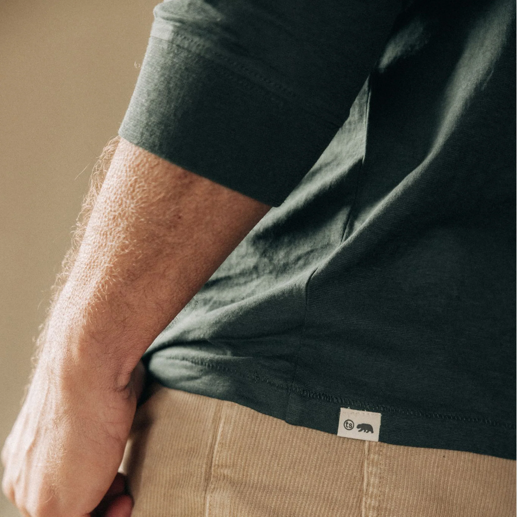 The Cotton Hemp Long Sleeve Tee in Dark Forest - Image 4