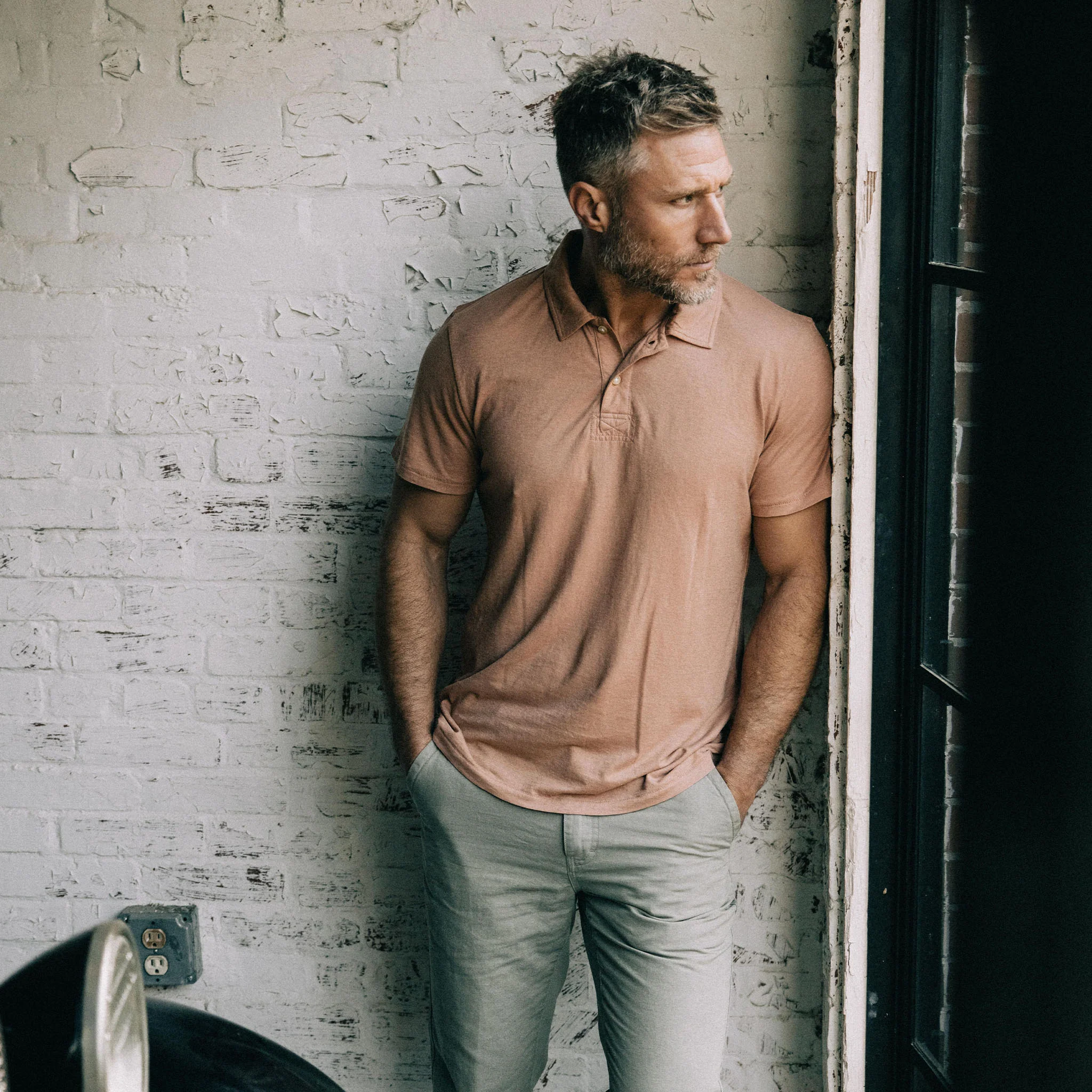 The Cotton Hemp Polo in Dried Acorn - Image 2