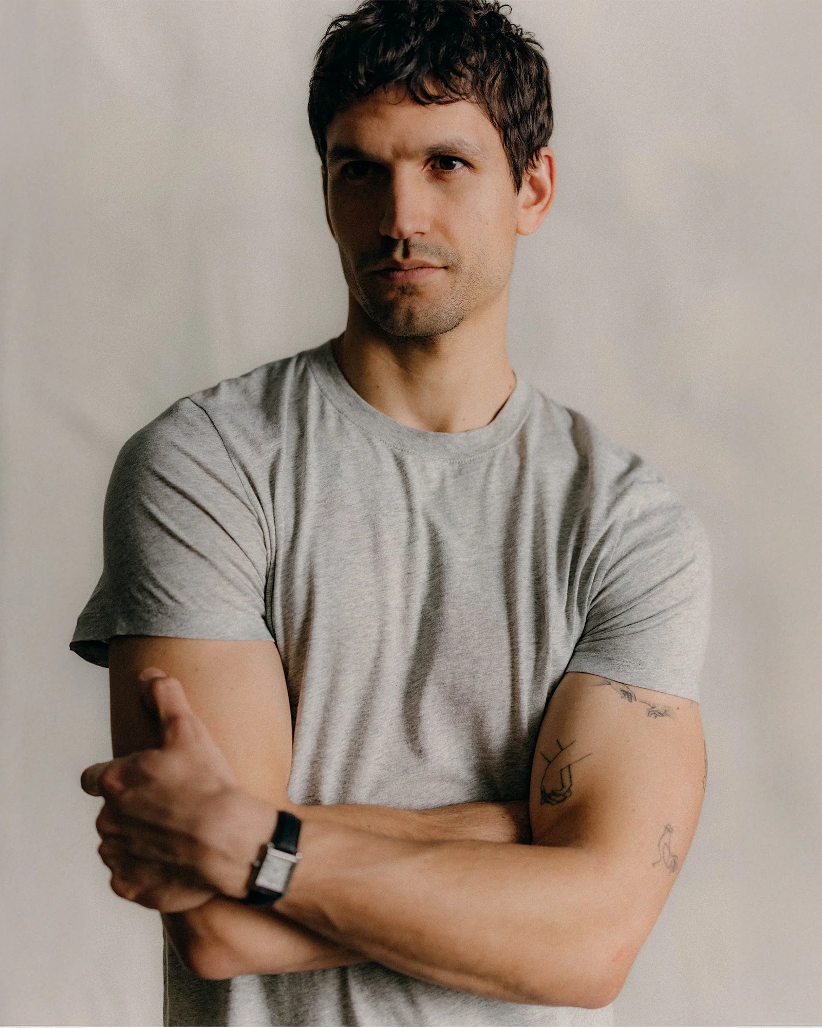 The Cotton Hemp Tee in Heather Grey - Image 2