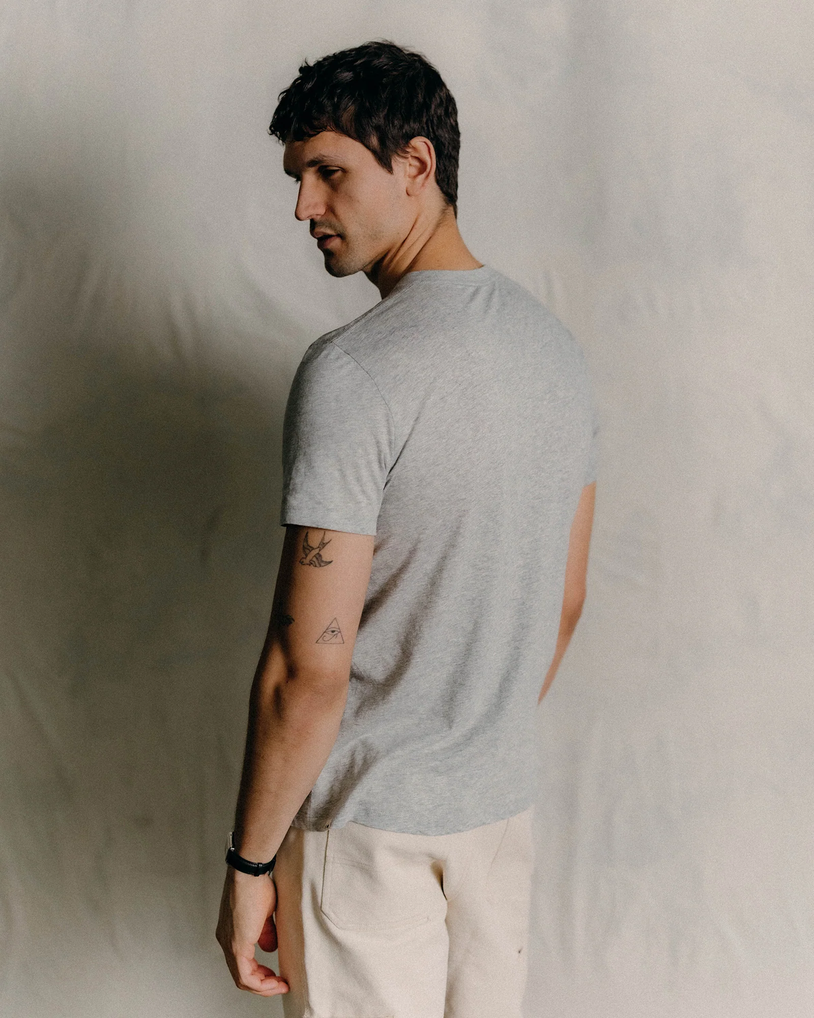 The Cotton Hemp Tee in Heather Grey - Image 5