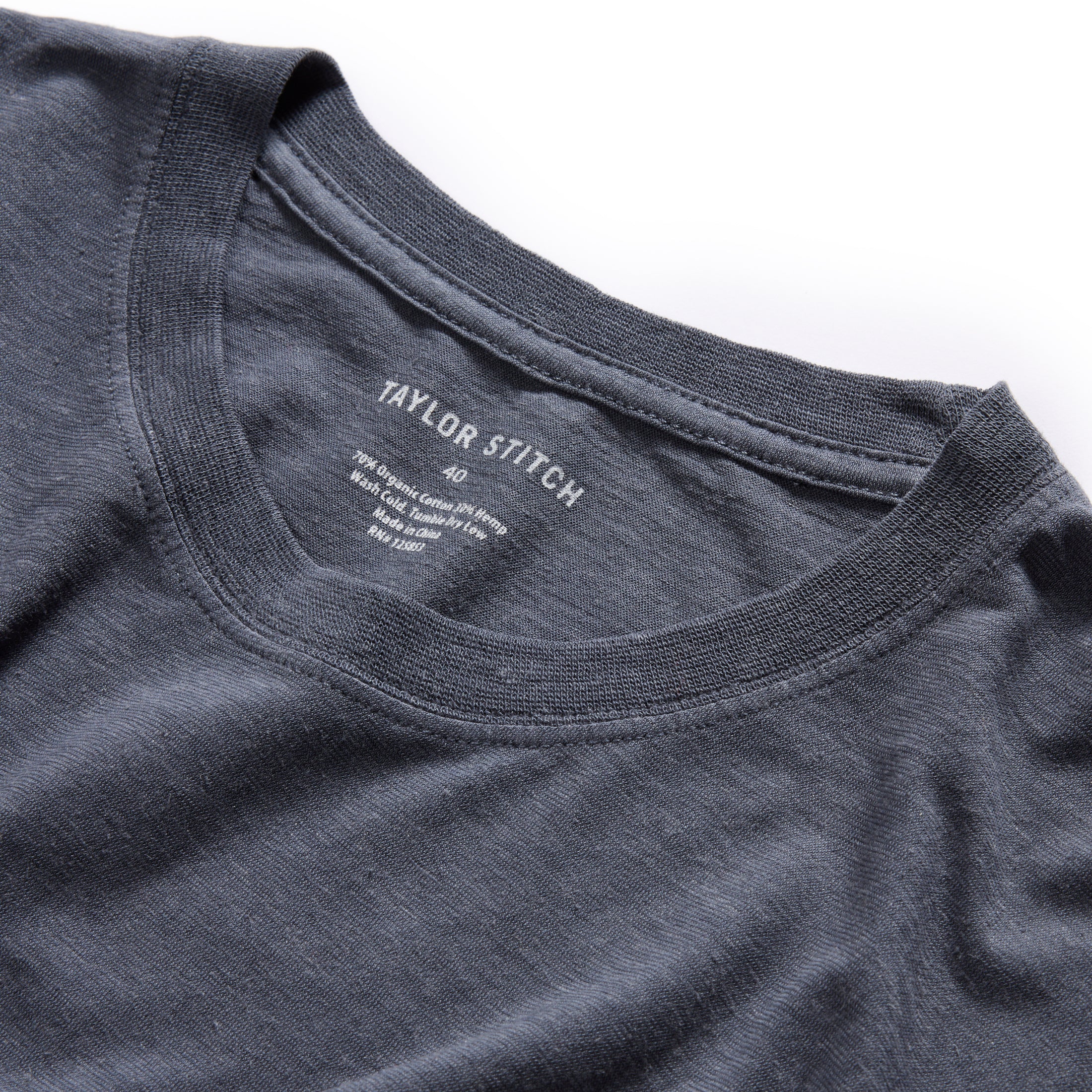 The Cotton Hemp Tee in Navy - Image 5