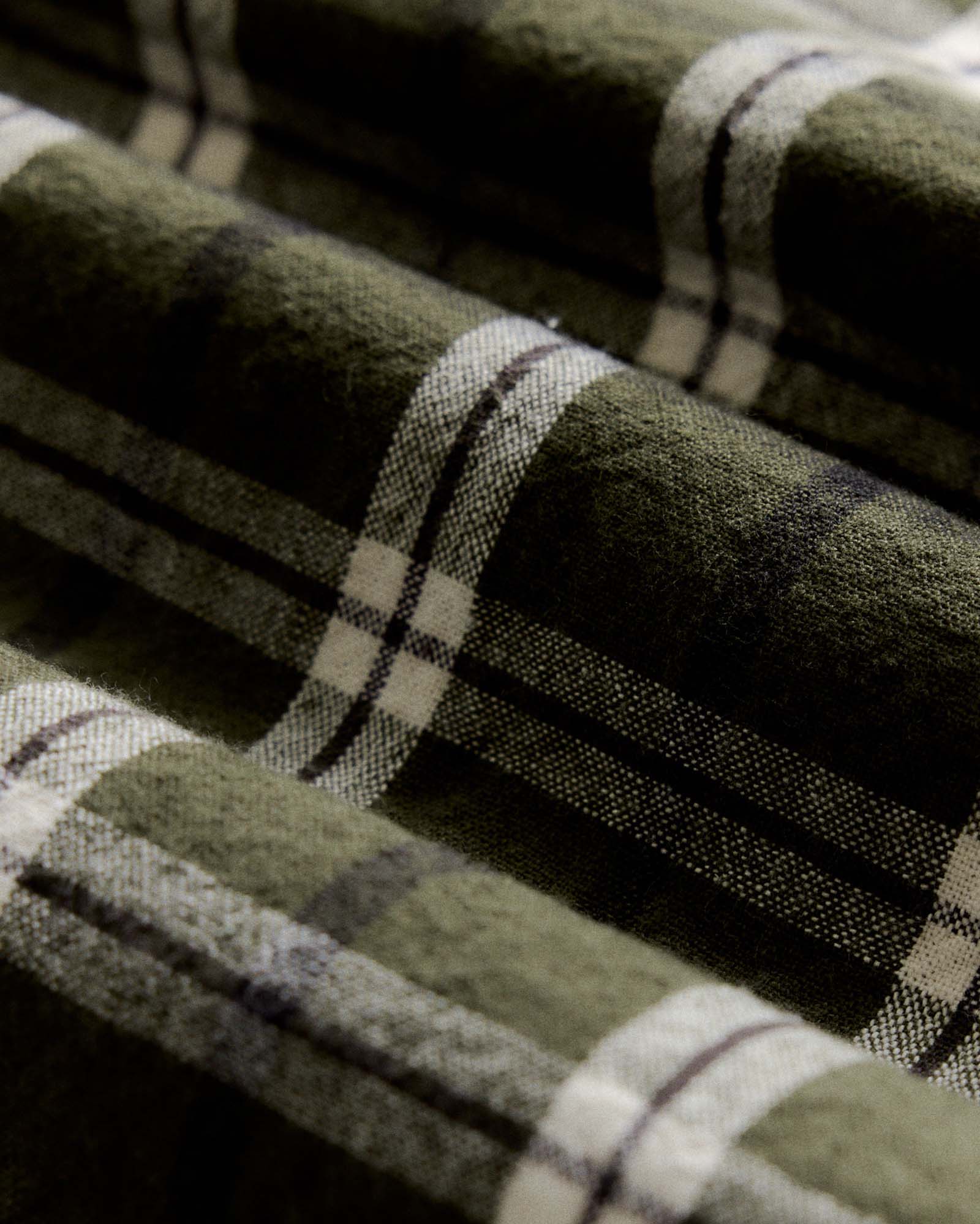 The Craftsman Shirt in Canteen Plaid Linen - Image 5