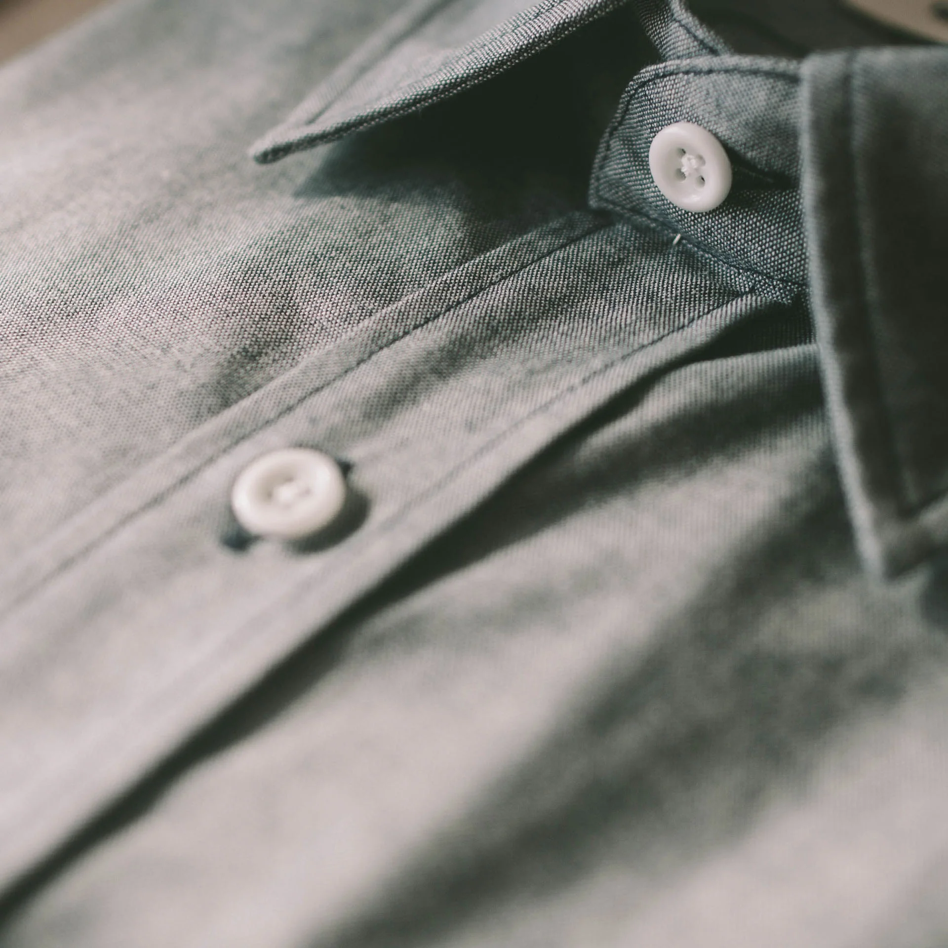 The California in Dark Blue Everyday Chambray - Image 2