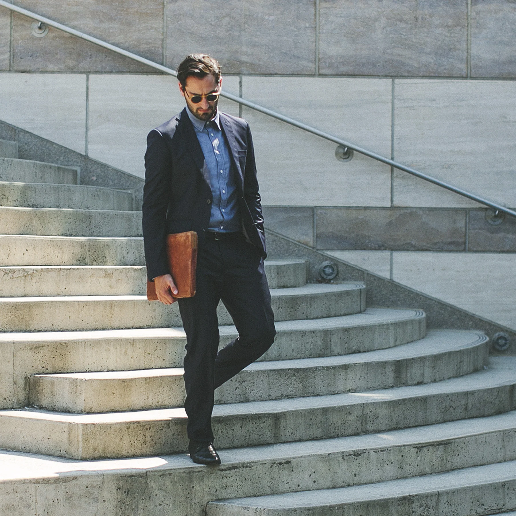 The California in Dark Blue Everyday Chambray - Image 7