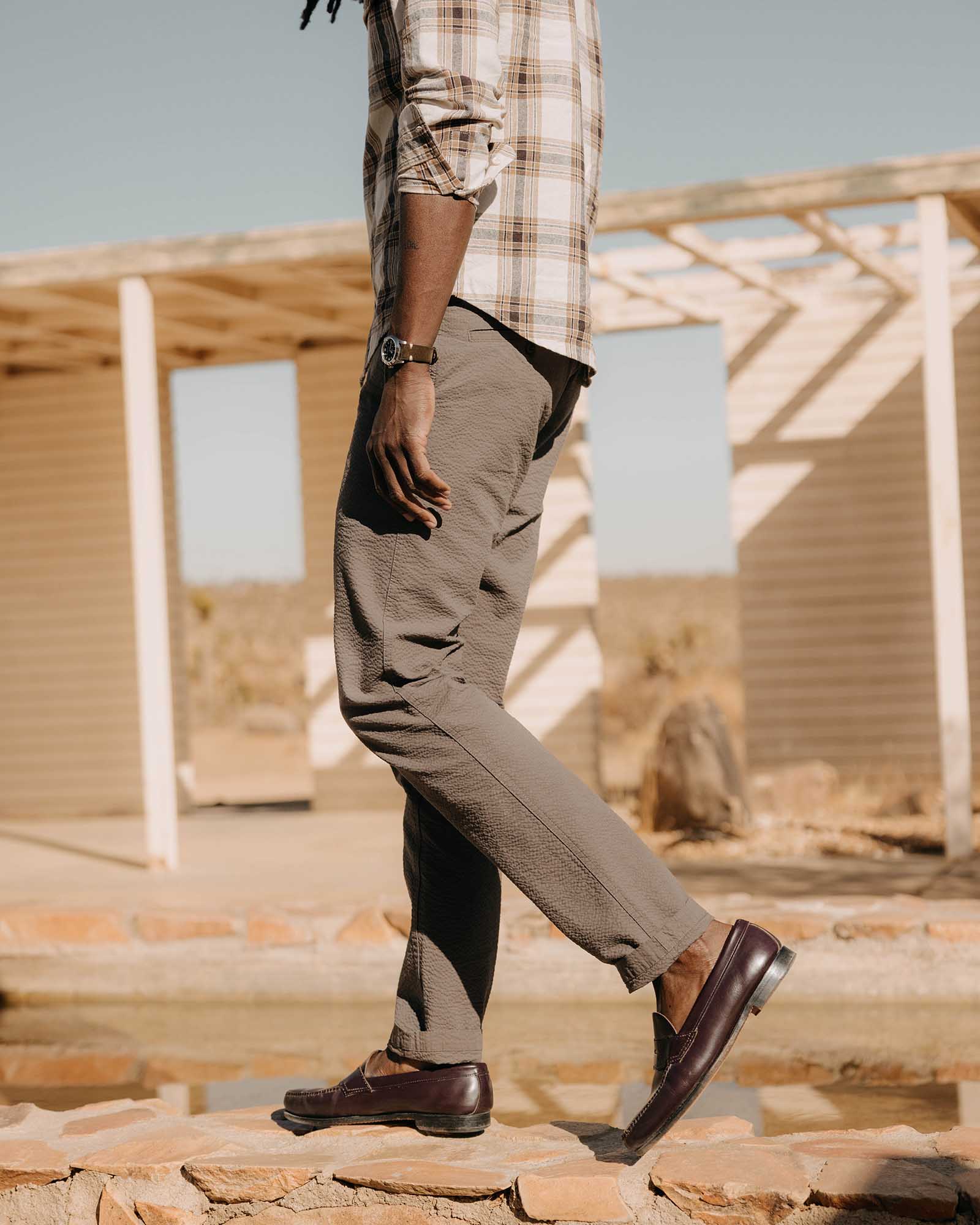 The Easy Pant in Canteen Seersucker - Image 5