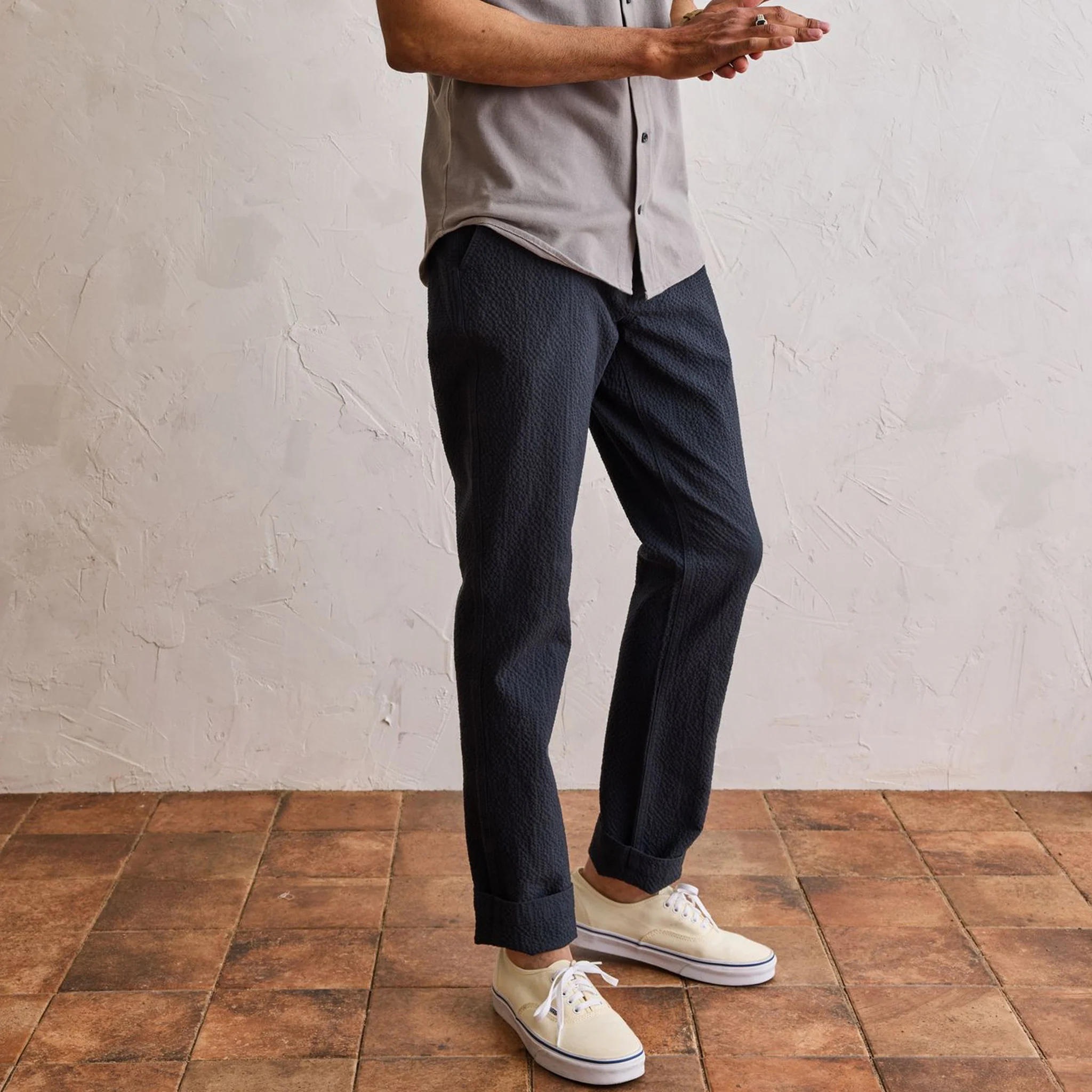The Easy Pant in Heather Navy Seersucker - Image 2