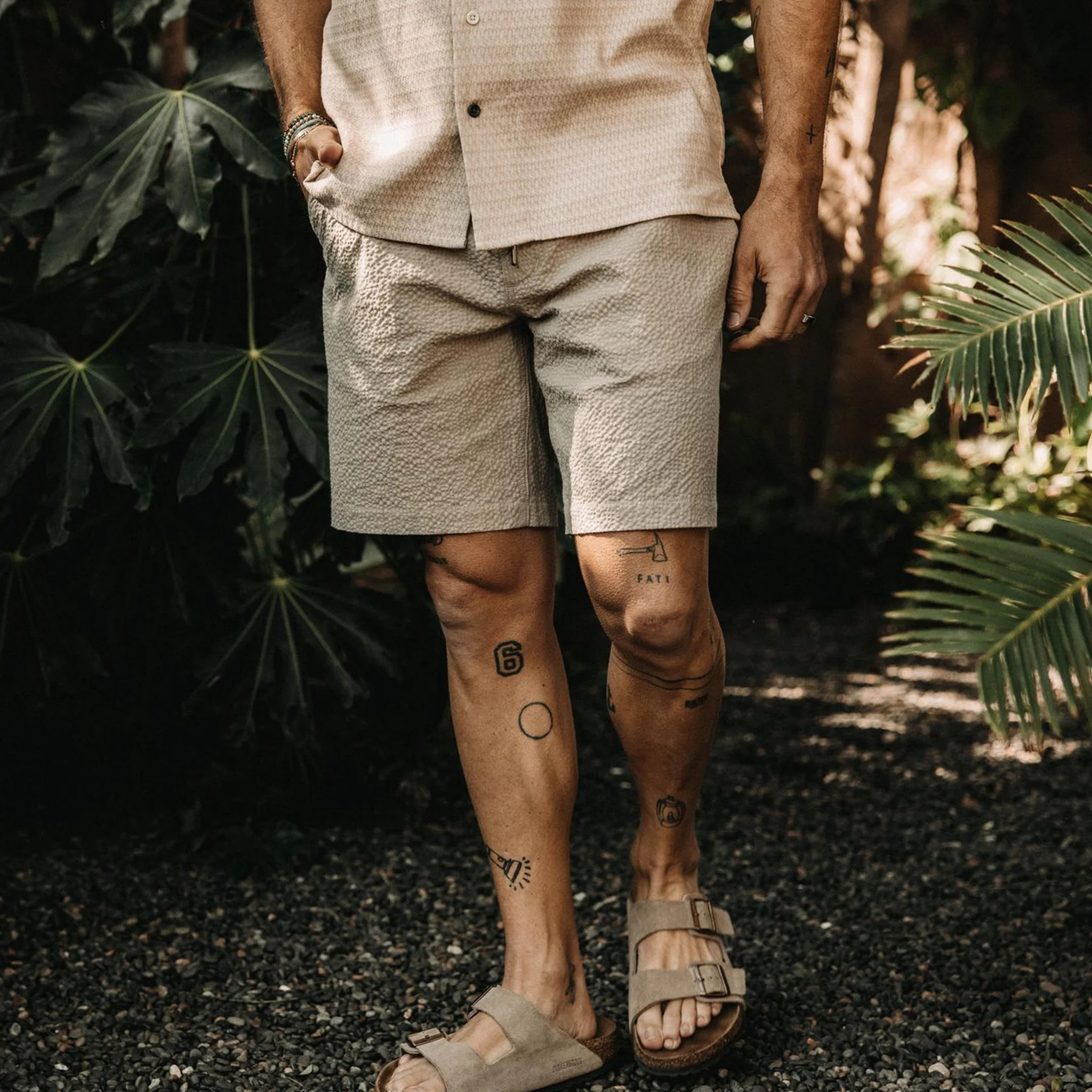 The Easy Short in Heather Eucalyptus Seersucker - Image 4