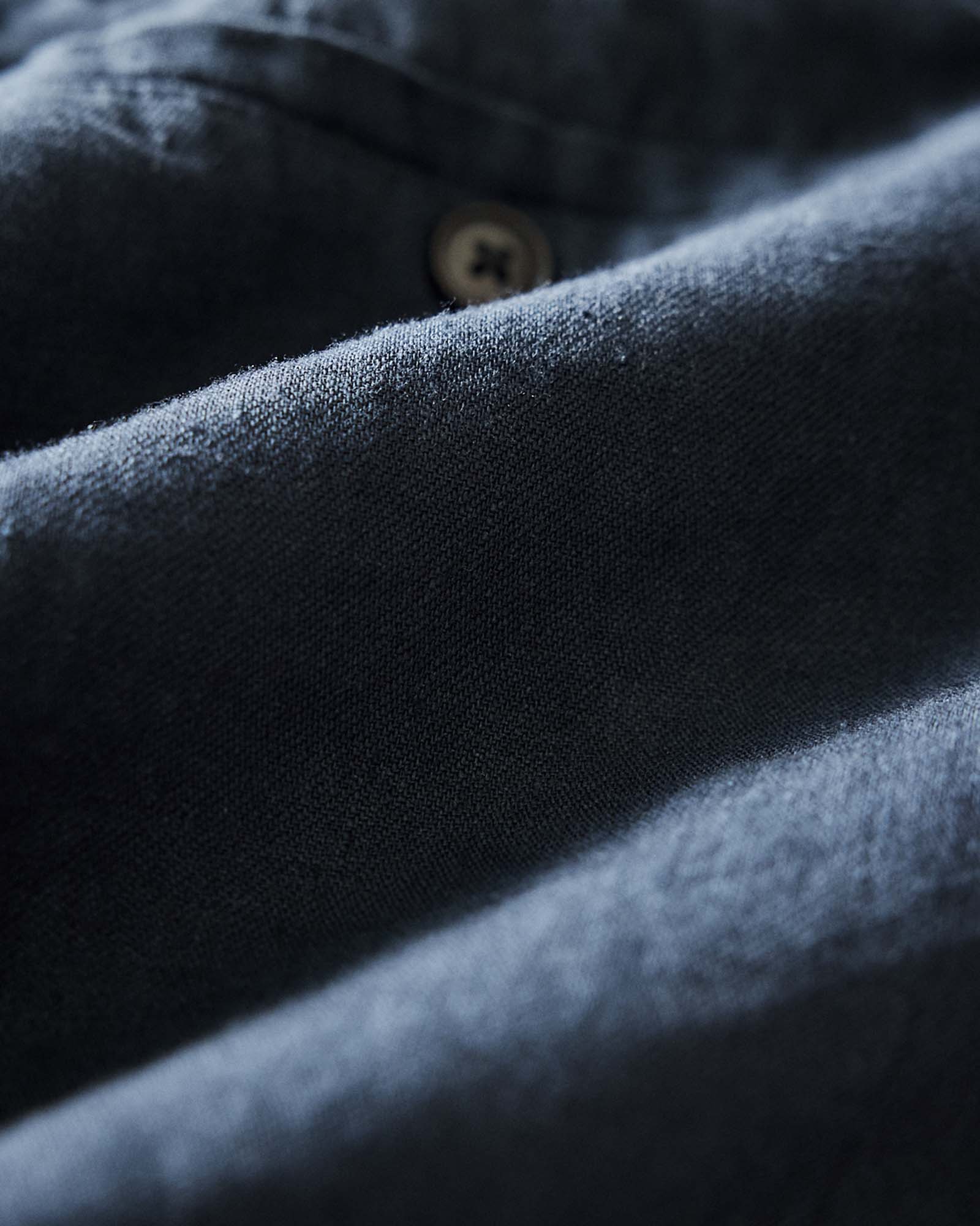 The Easy Short in Navy Linen - Image 6