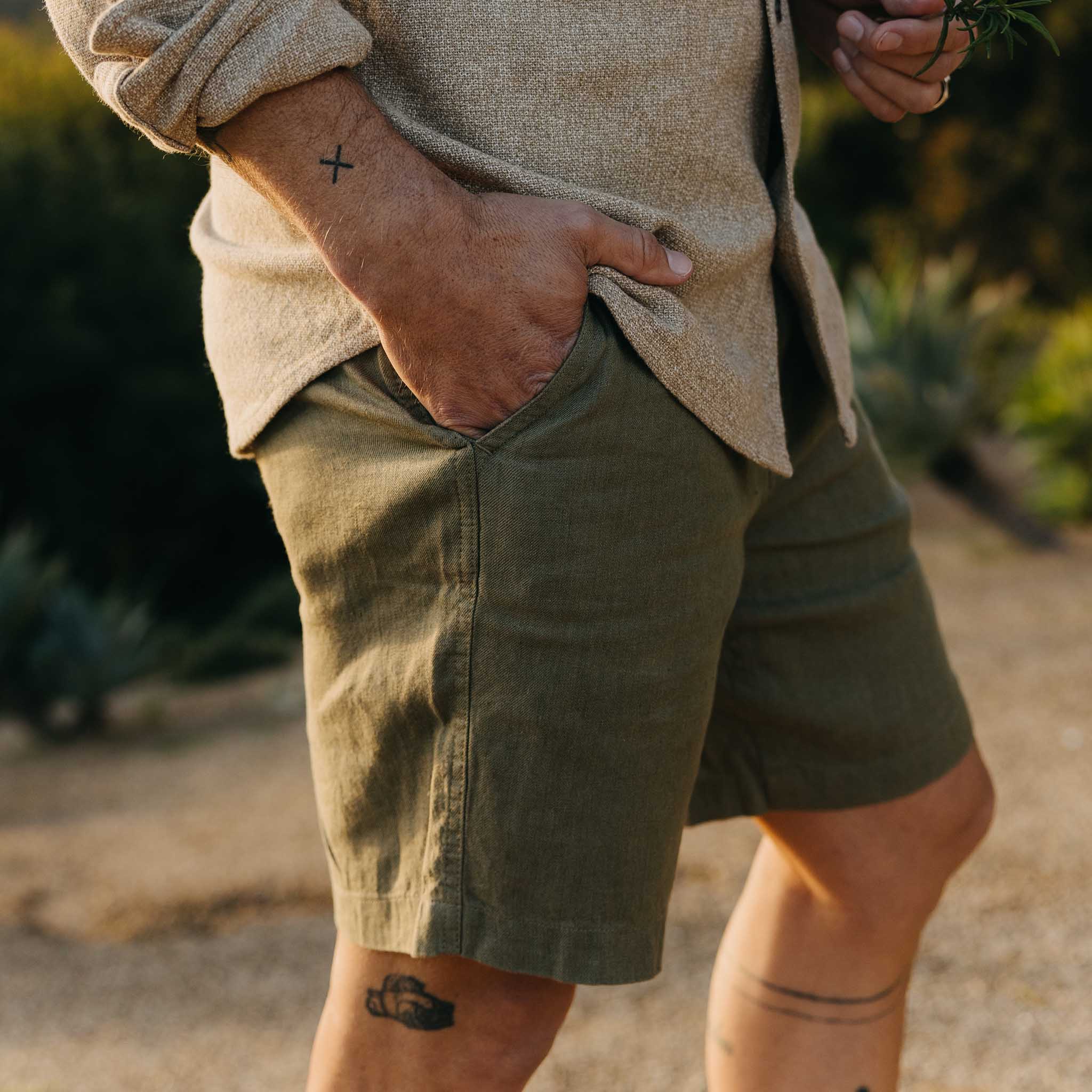 The Easy Short in Olive Linen - Image 3