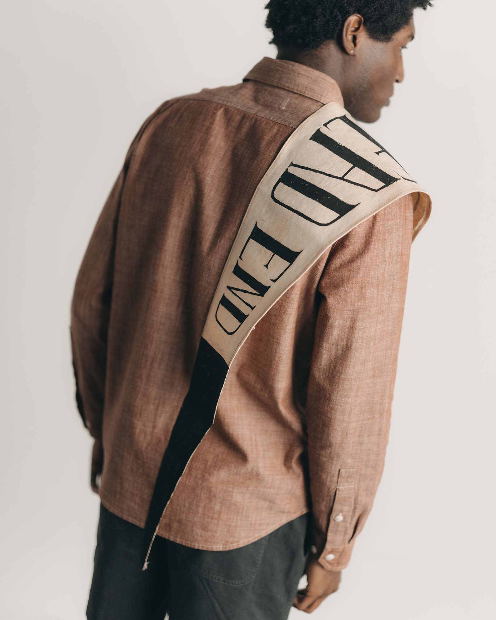 The Foundry Shirt in Brick Chambray - Image 3
