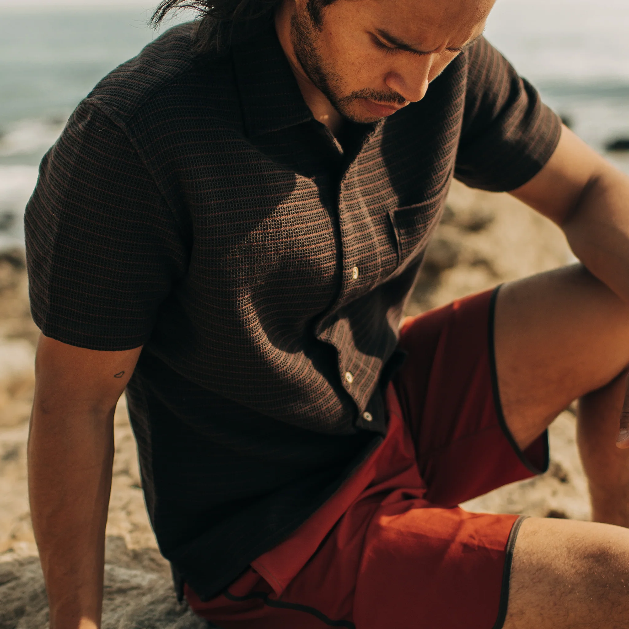 The Short Sleeve Hawthorne in Espresso Pickstitch Waffle - Image 3