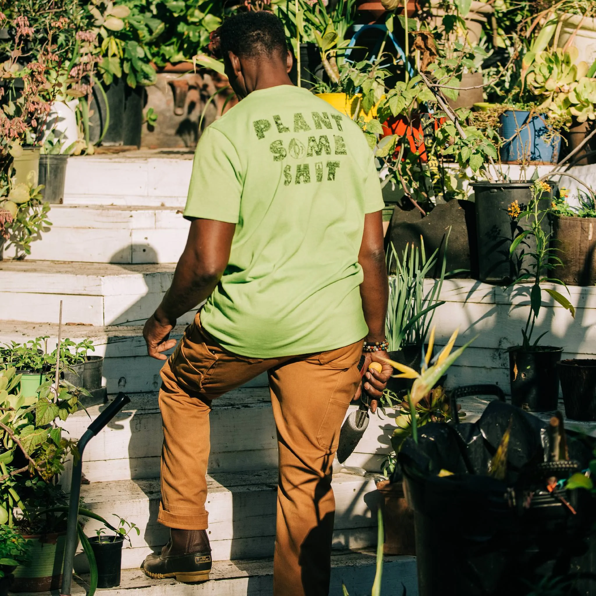 The Heavy Bag Tee in Chlorophyll - Image 5