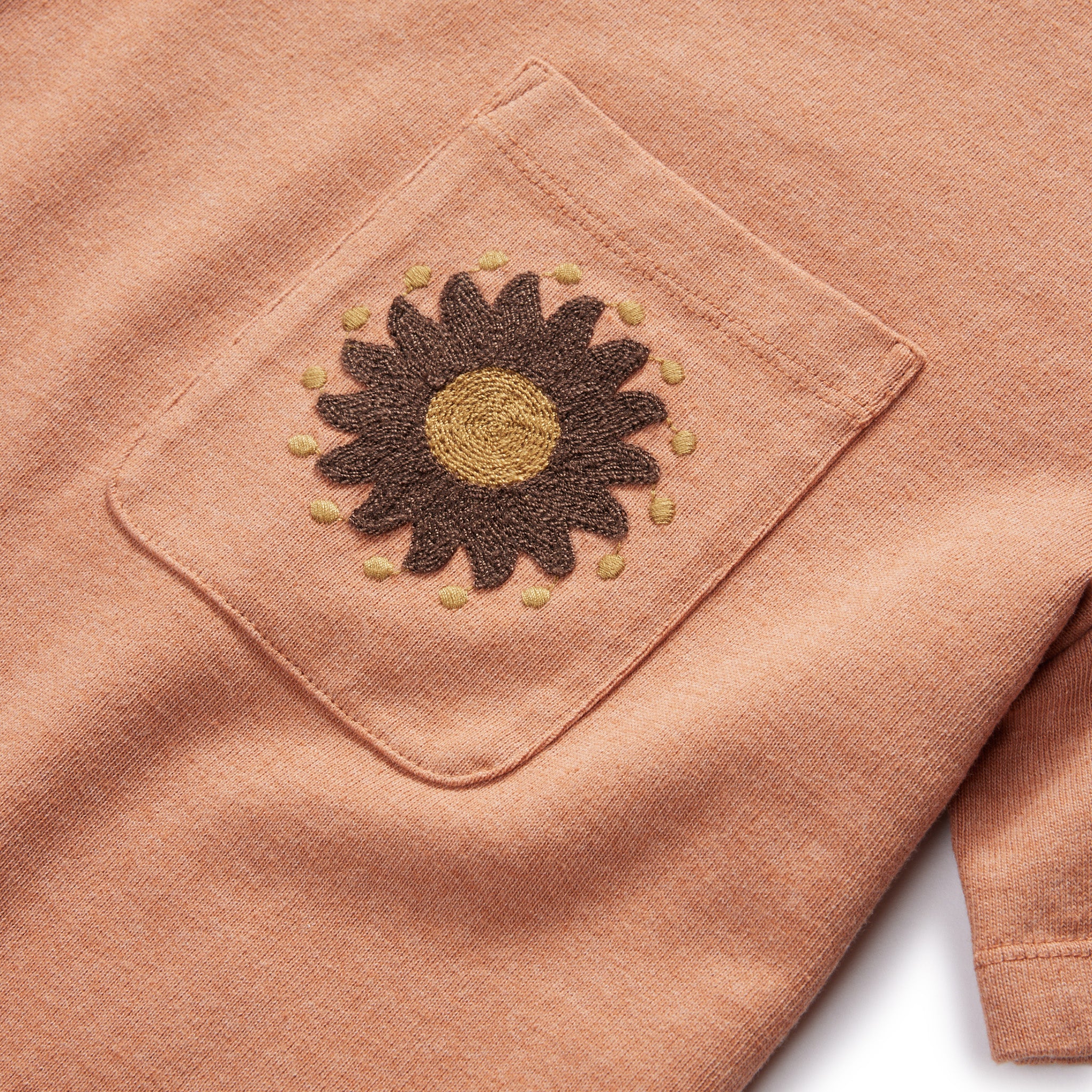 The Embroidered Heavy Bag Tee in Dried Acorn Aubade - Image 6