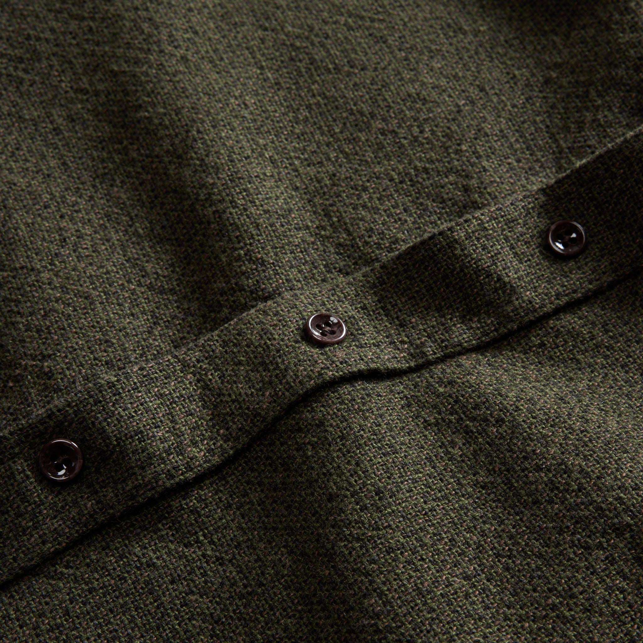 The Ledge Shirt in Dark Forest Linen Tweed - Image 8
