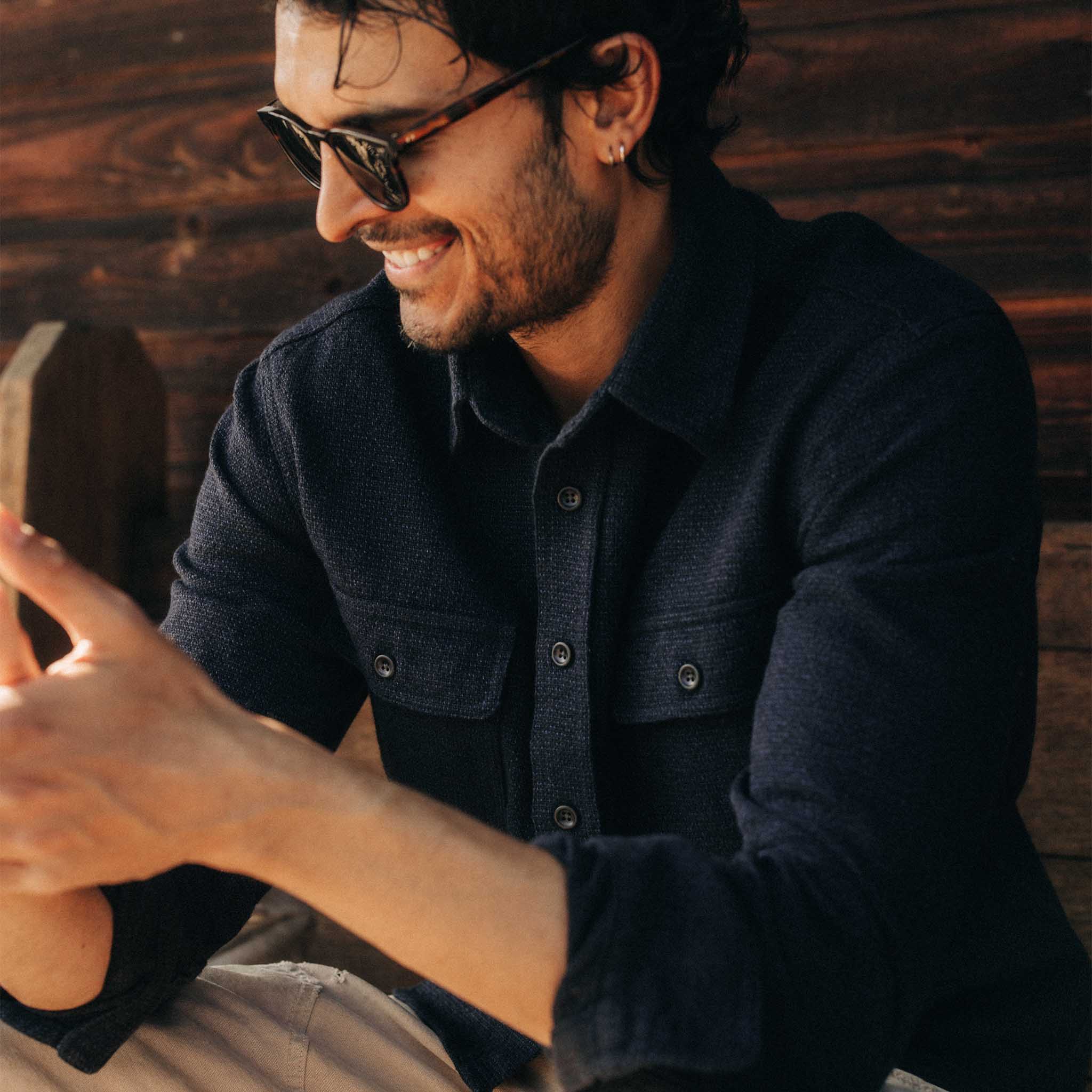 The Ledge Shirt in Dark Navy Linen Tweed - Image 2