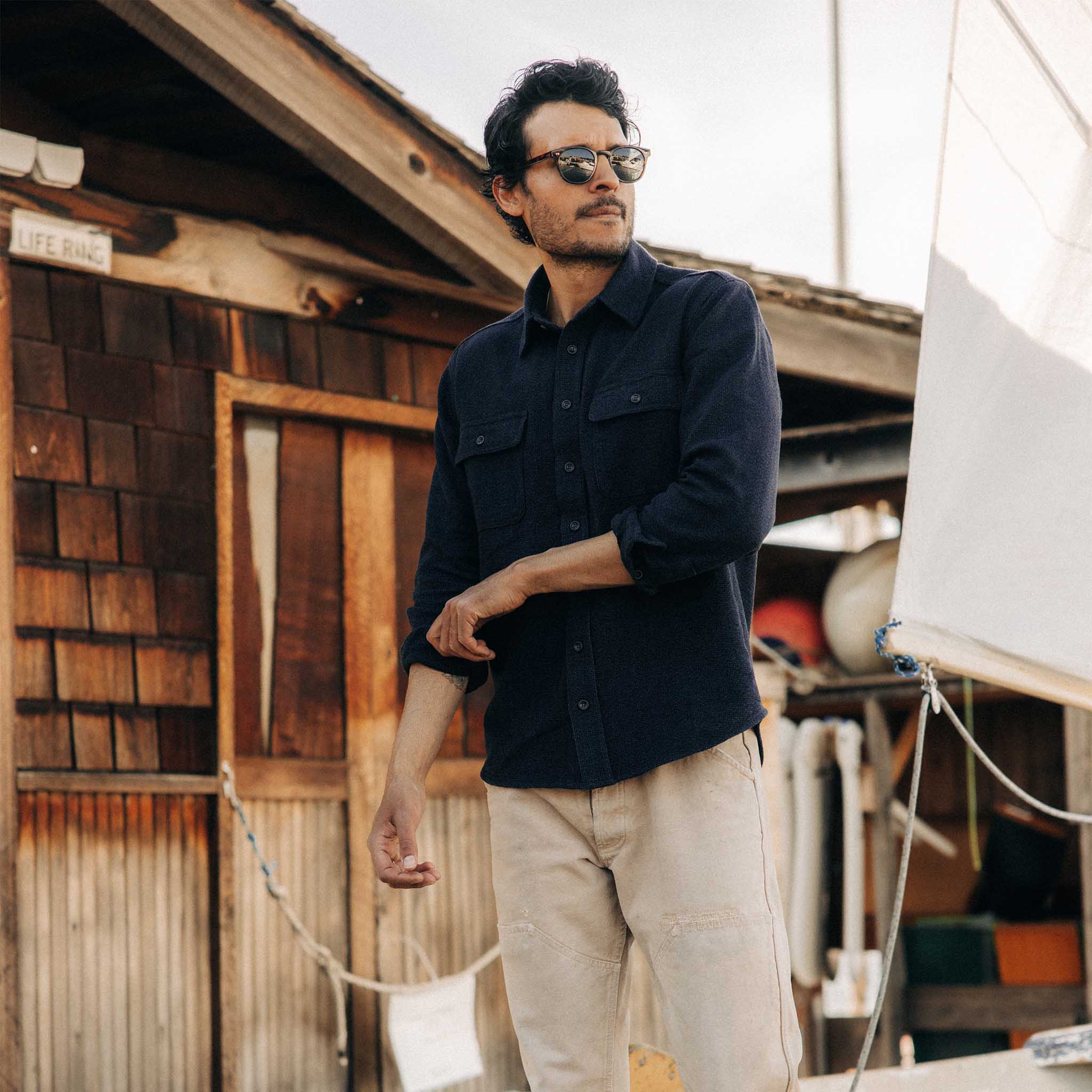 The Ledge Shirt in Dark Navy Linen Tweed - Image 3