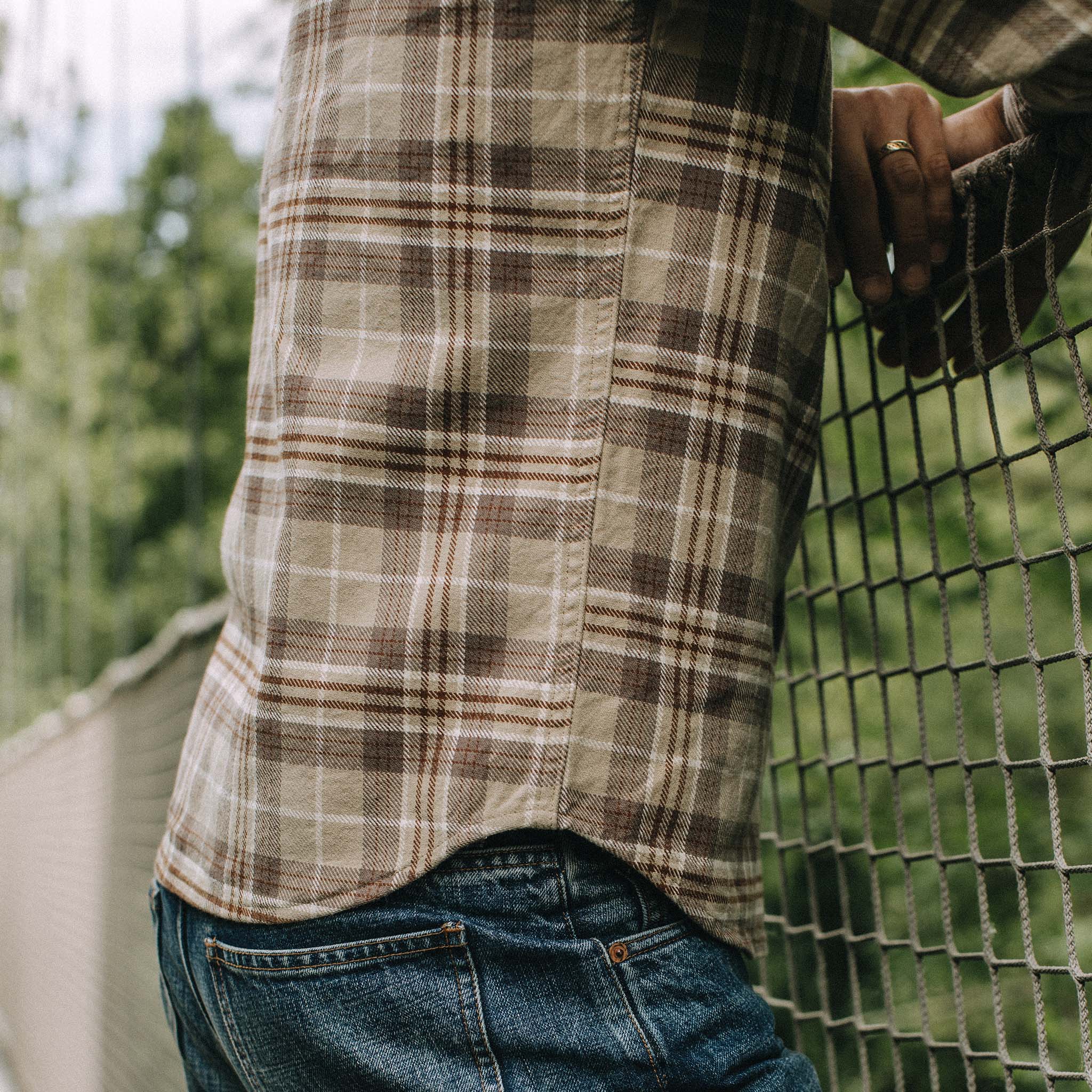 The Ledge Shirt in Fossil Plaid - Image 4