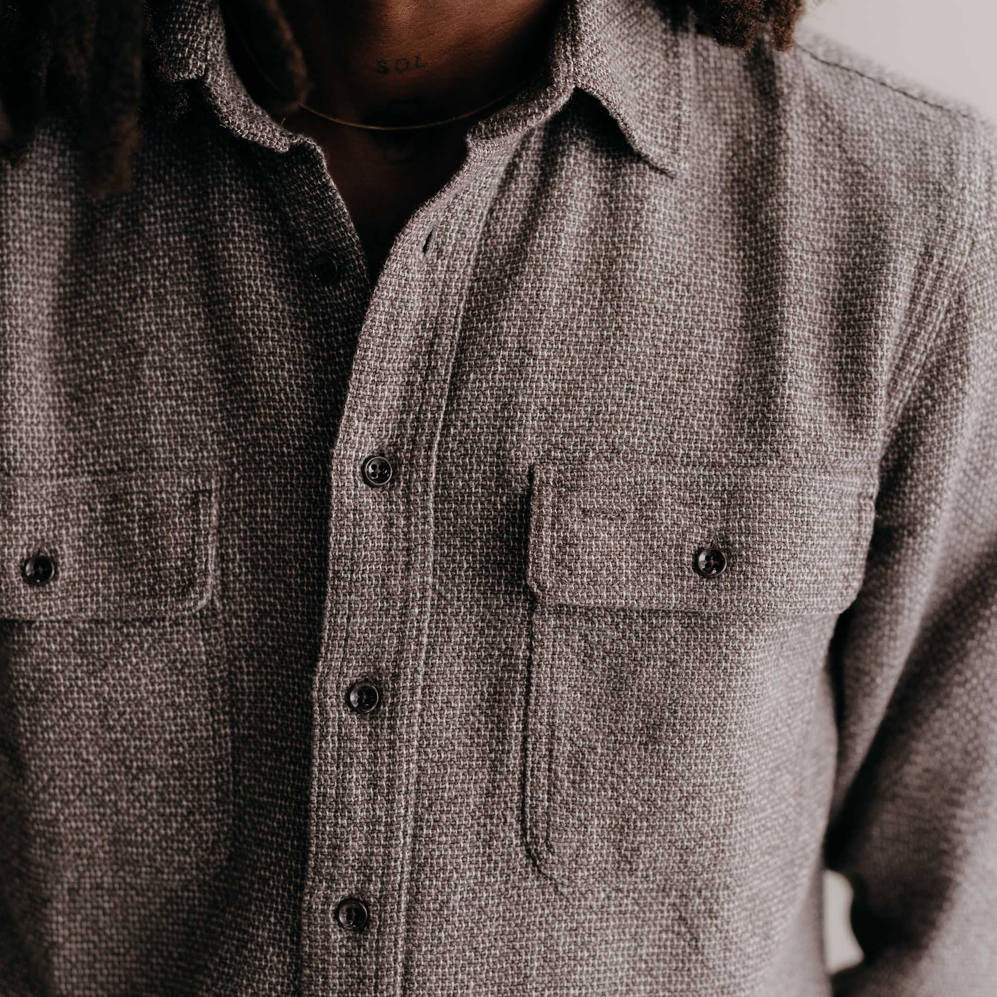 The Ledge Shirt in Granite Linen Tweed - Image 3