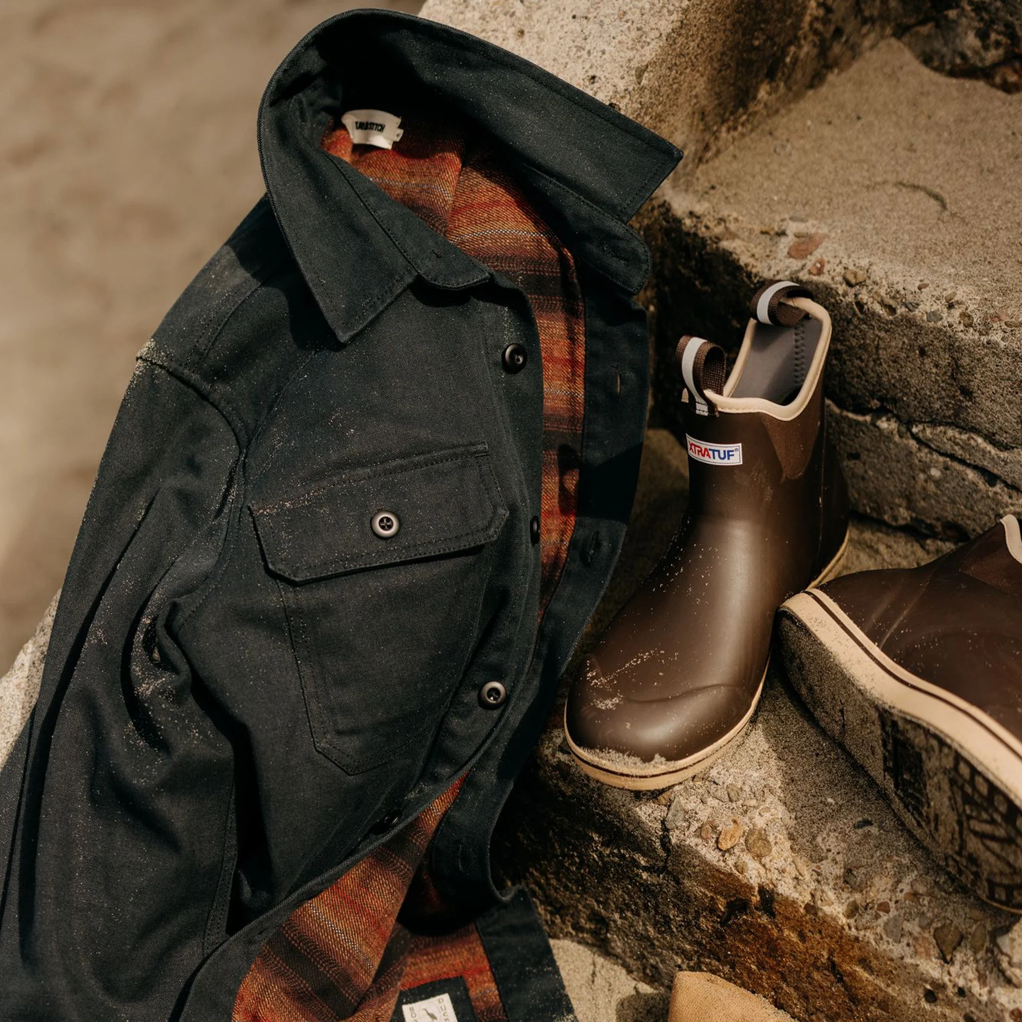 The Lined Shop Shirt in Coal Boss Duck - Image 5