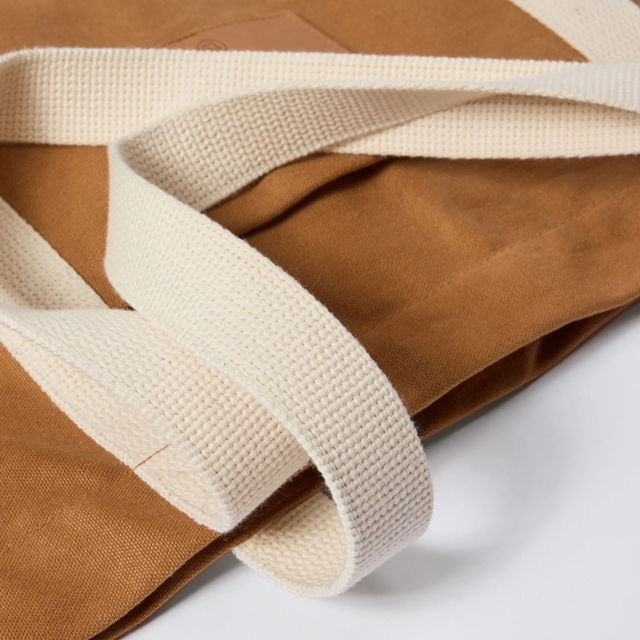 The Market Tote in Cedar Boss Duck - Image 5
