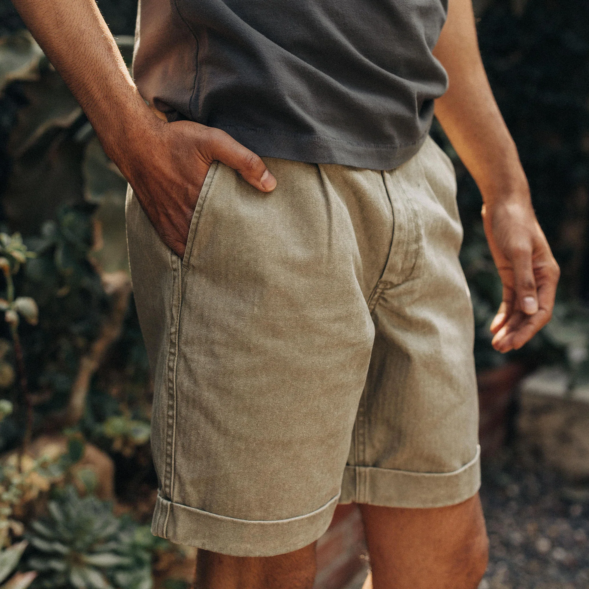 The Matlow Short in Arid Eucalyptus Washed Herringbone - Image 2