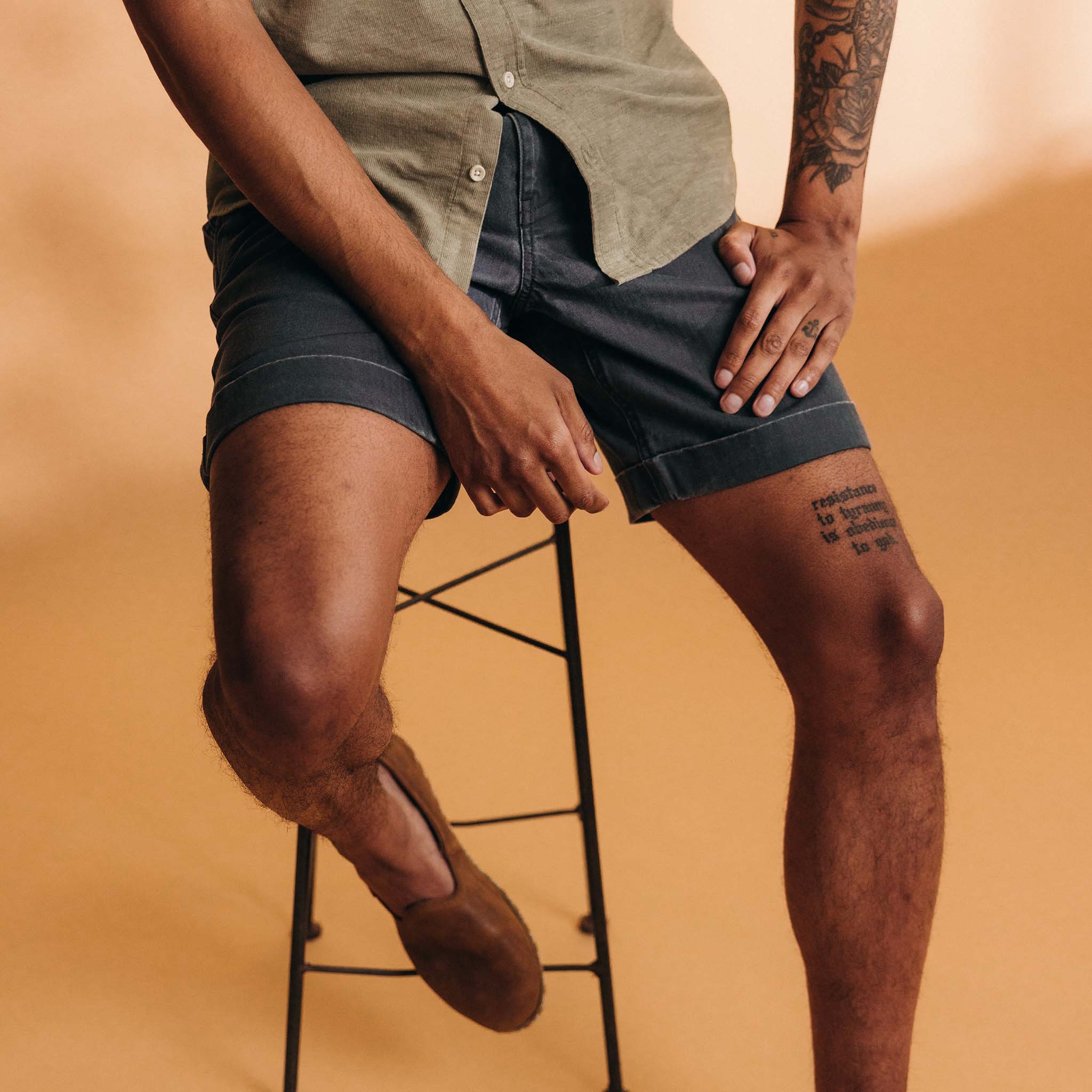 The Matlow Short in Dark Navy Herringbone - Image 5