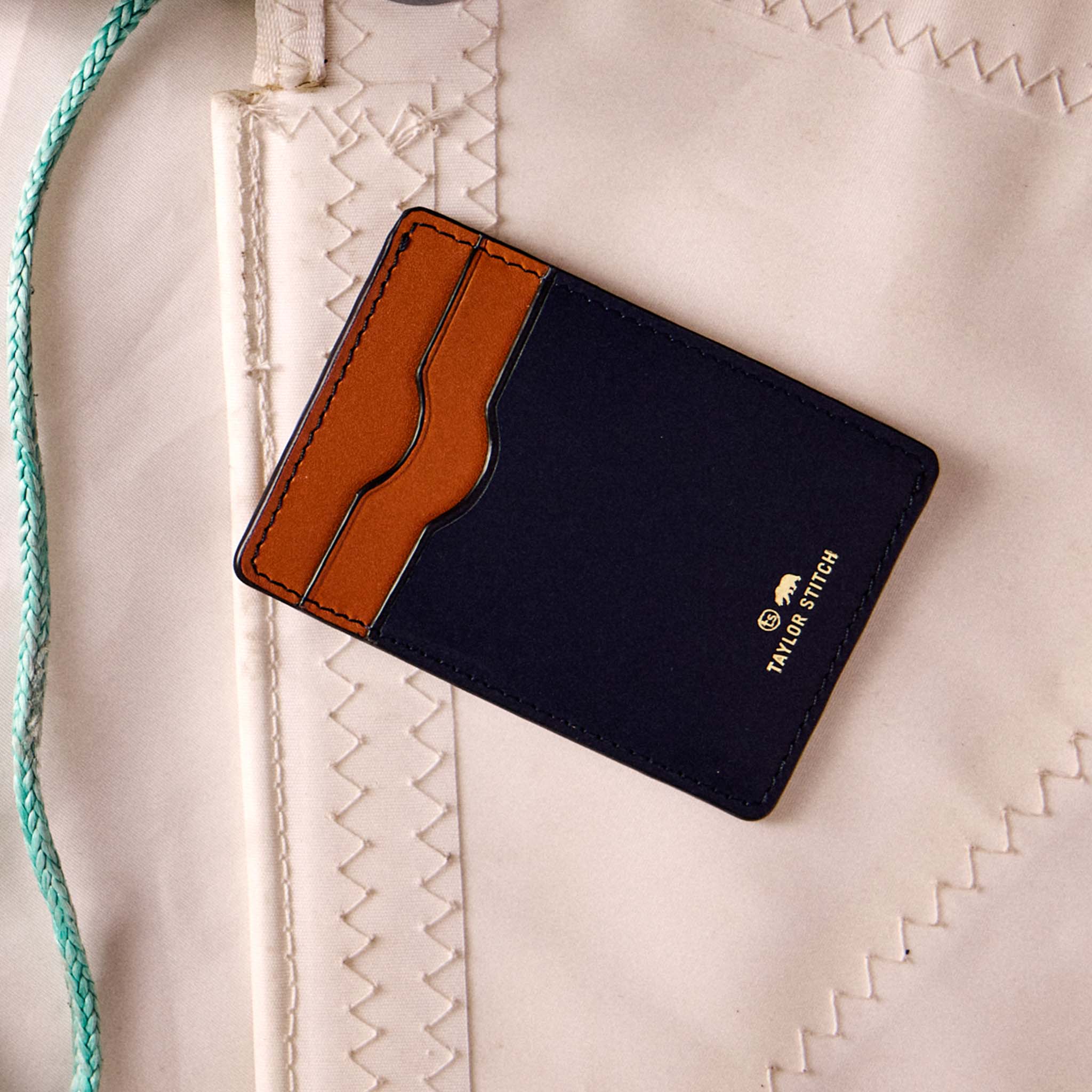 The Minimalist Wallet in Navy - Image 2