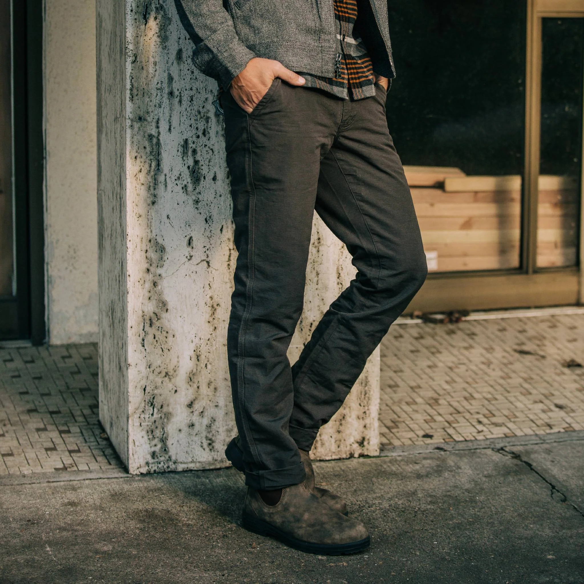The Morse Pant in Dark Charcoal Slub - Image 5
