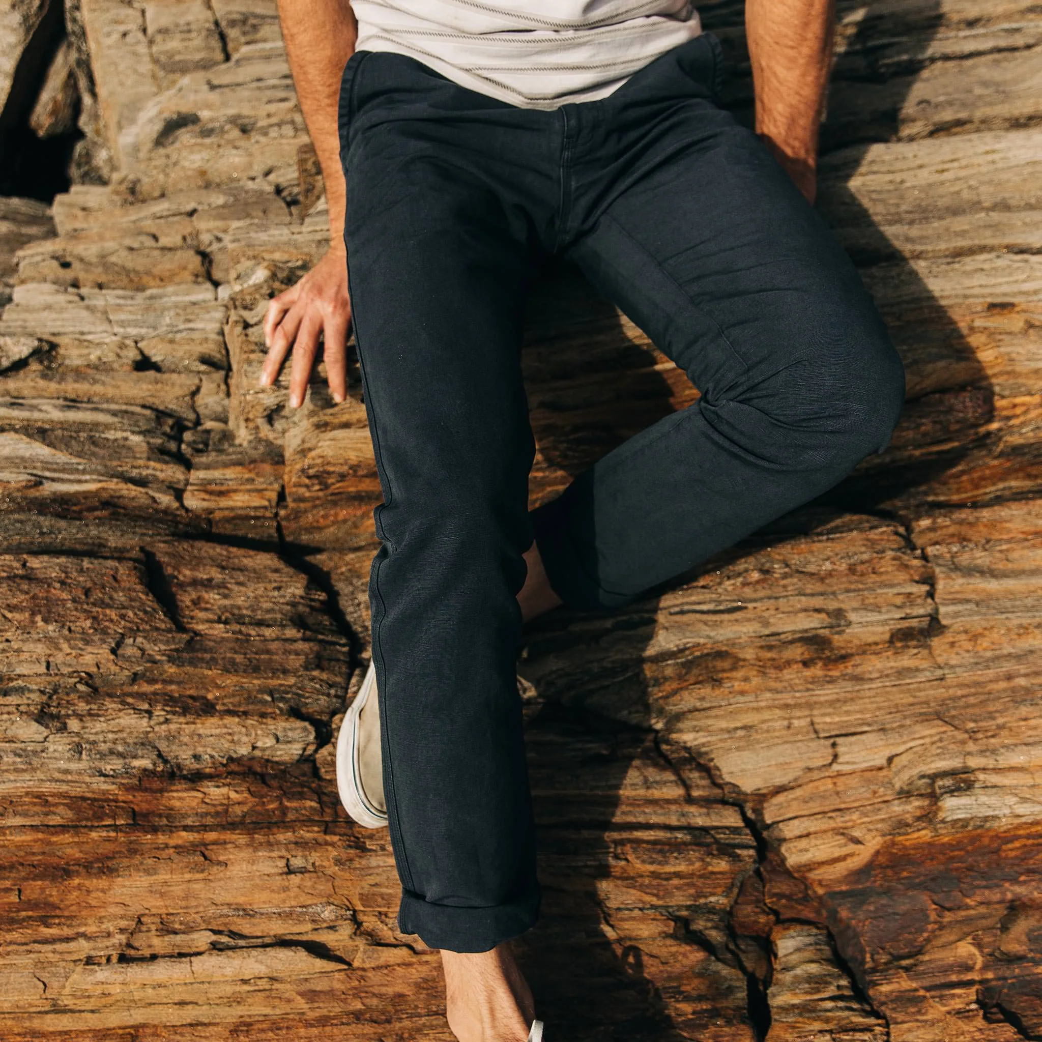 The Morse Pant in Navy Slub Linen - Image 3