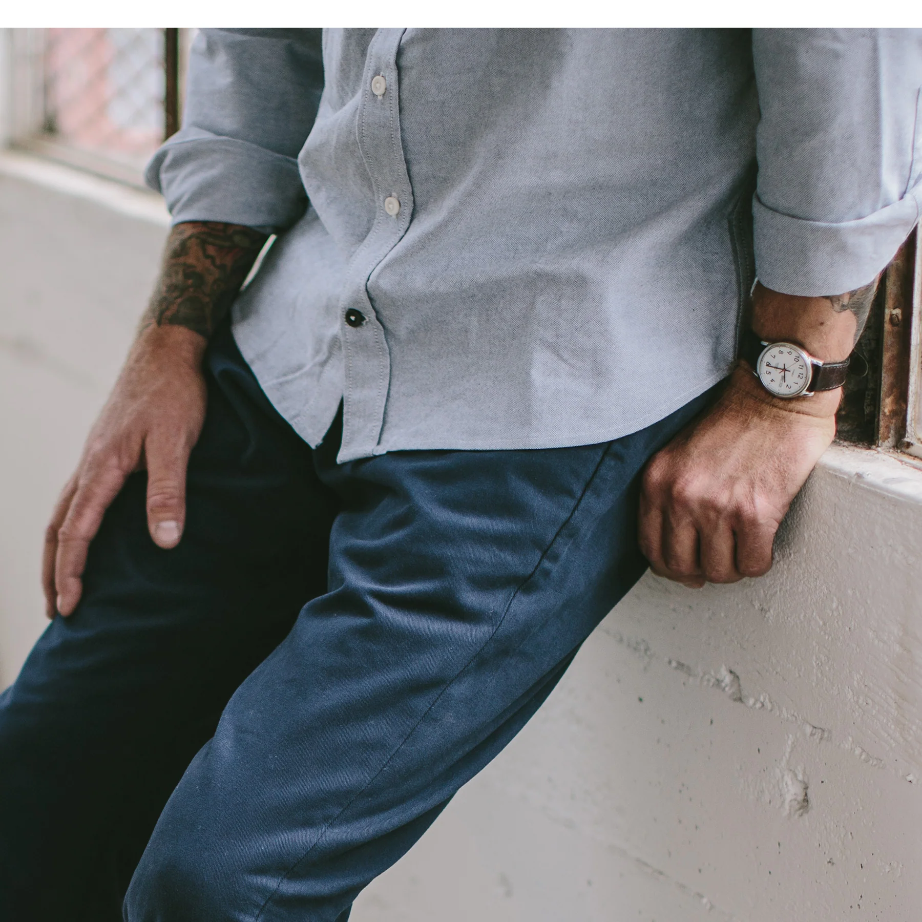 The Slim Chino in Navy - Image 3
