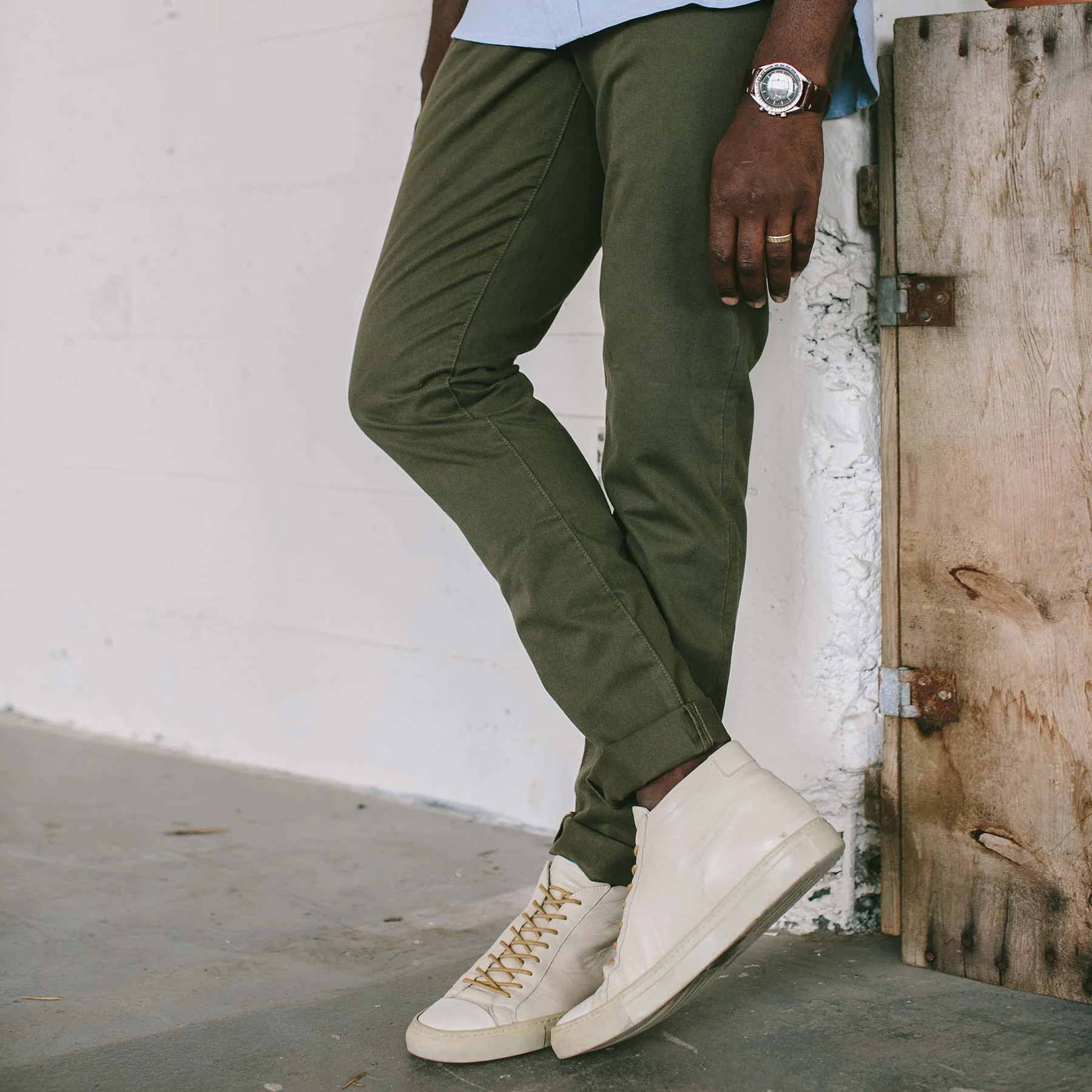 The Slim Chino in Olive - Image 2