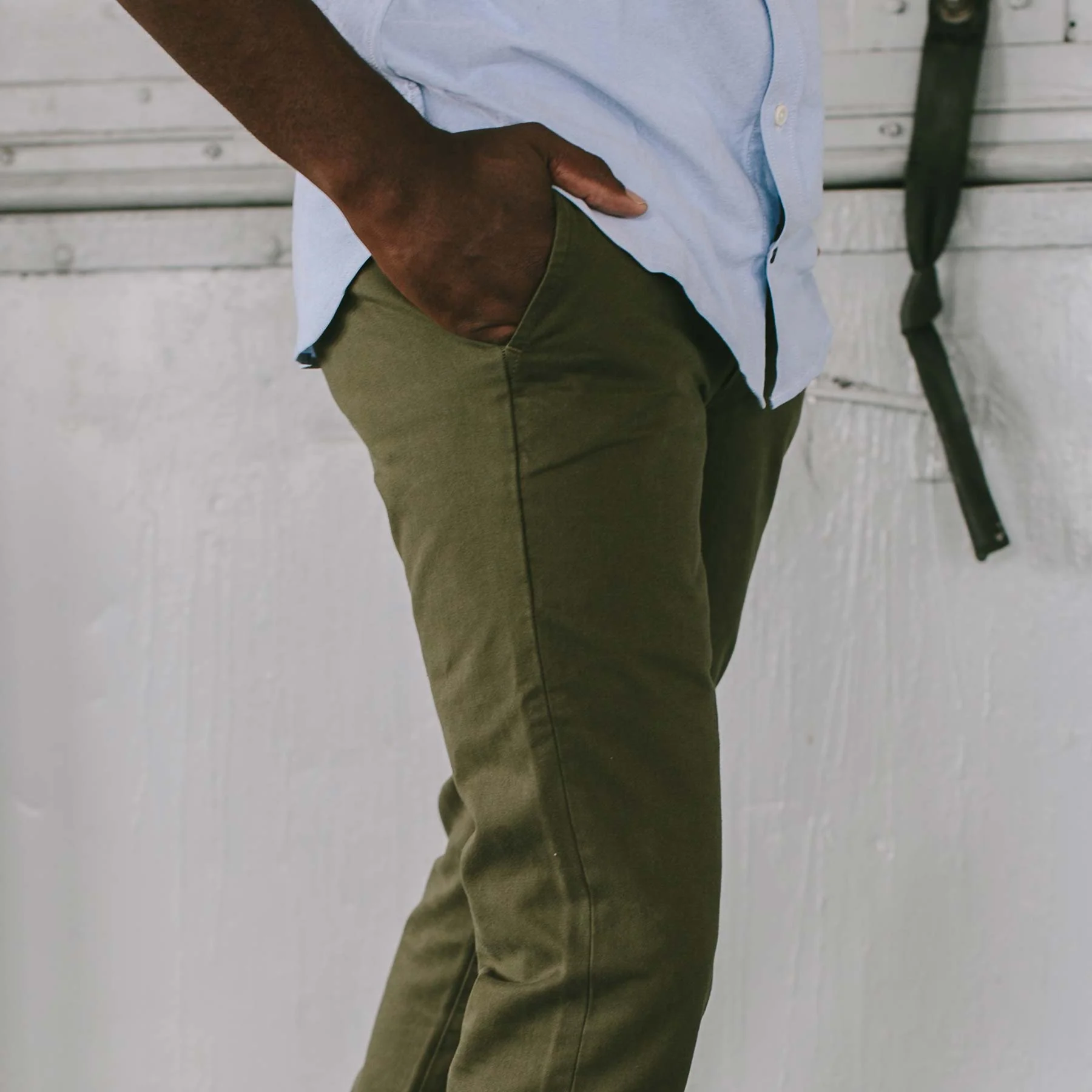 The Slim Chino in Olive - Image 4