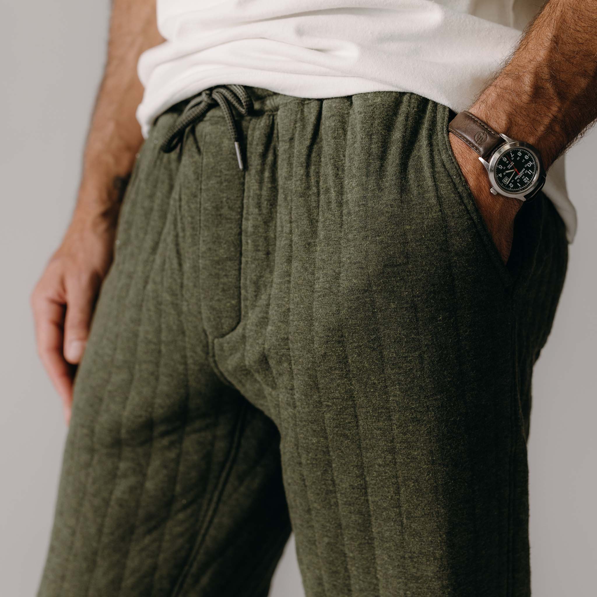 The Apres Pant in Heather Fatigue Olive Quilted Jersey - Image 3