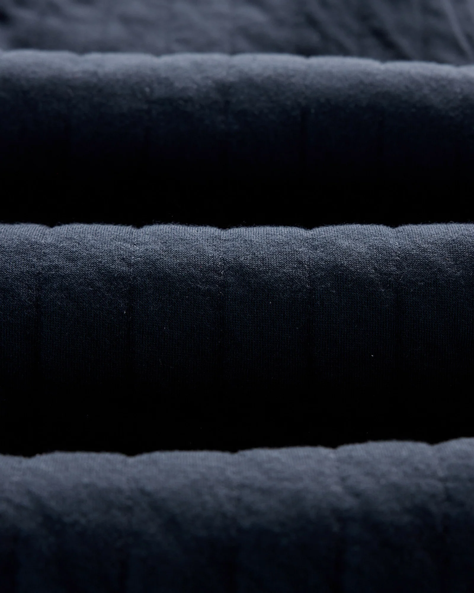 The Apres Pant in Heather Midnight Quilted Jersey - Image 8